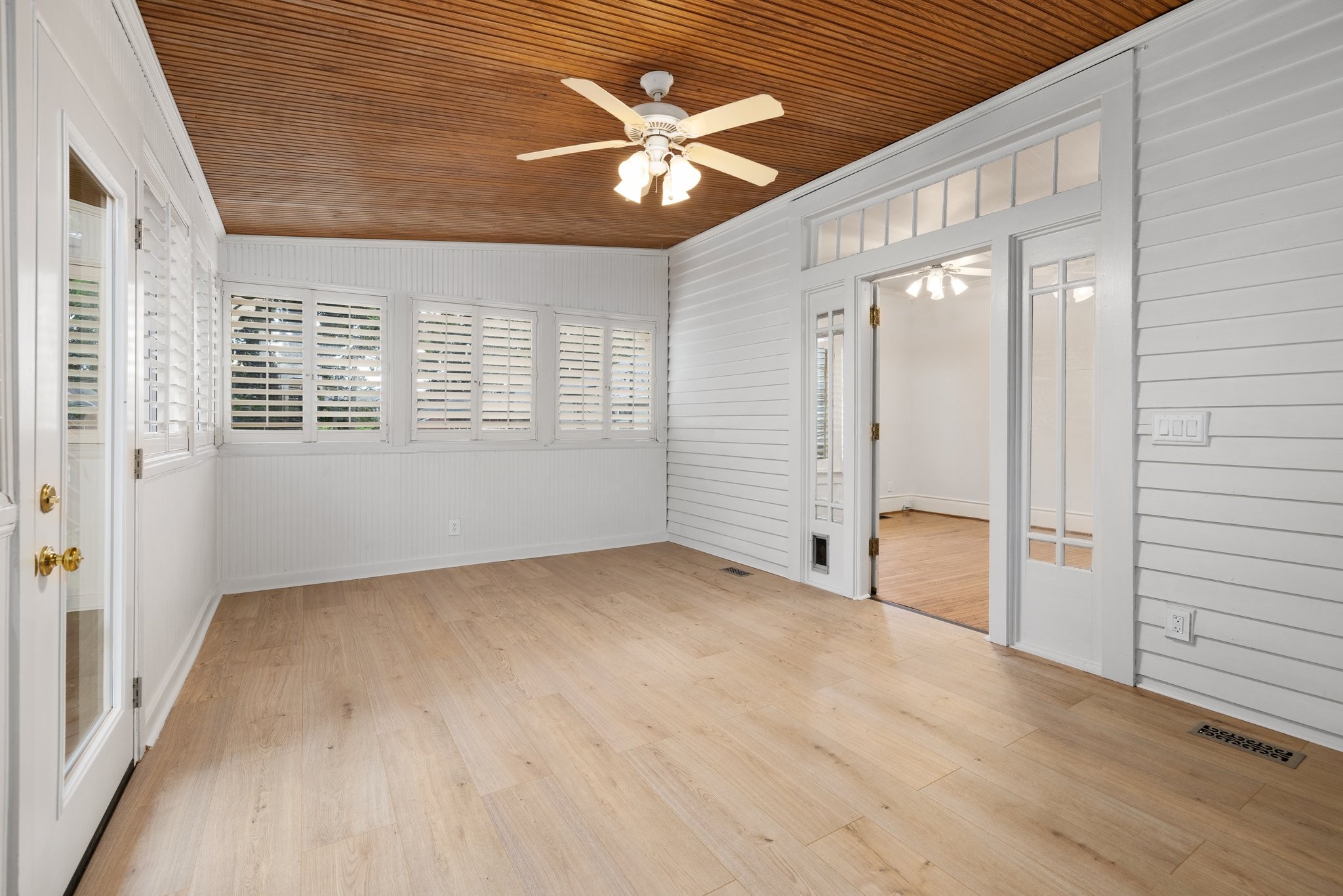 906 Fatherland St Property Photo 53