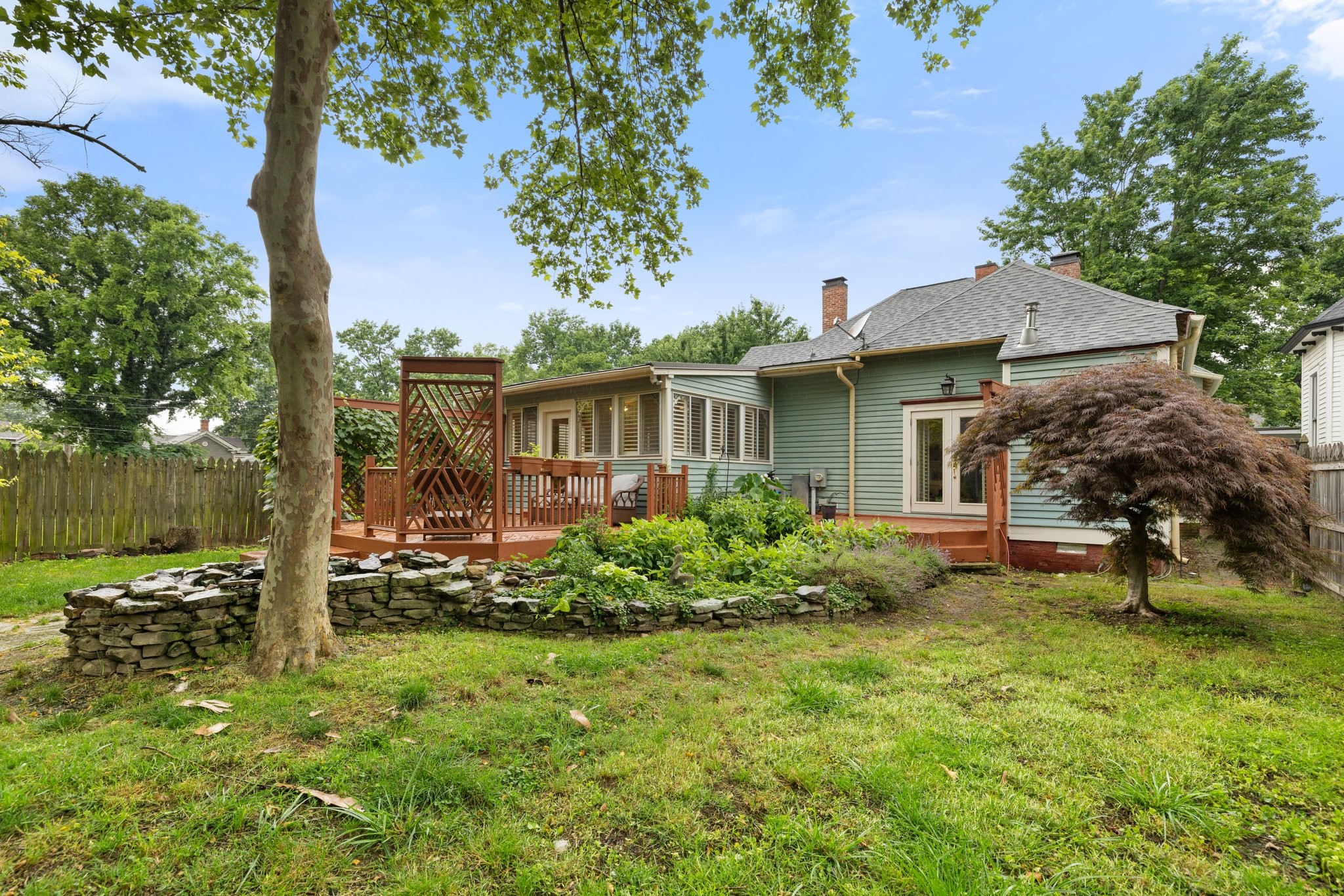 906 Fatherland St Property Photo 74