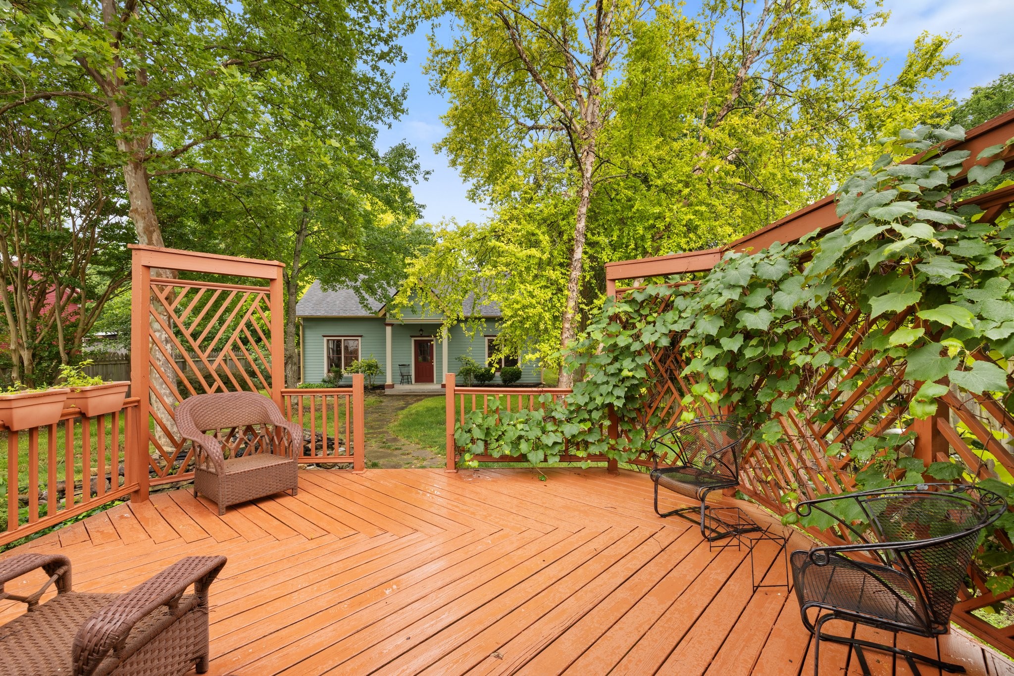 906 Fatherland St Property Photo 77