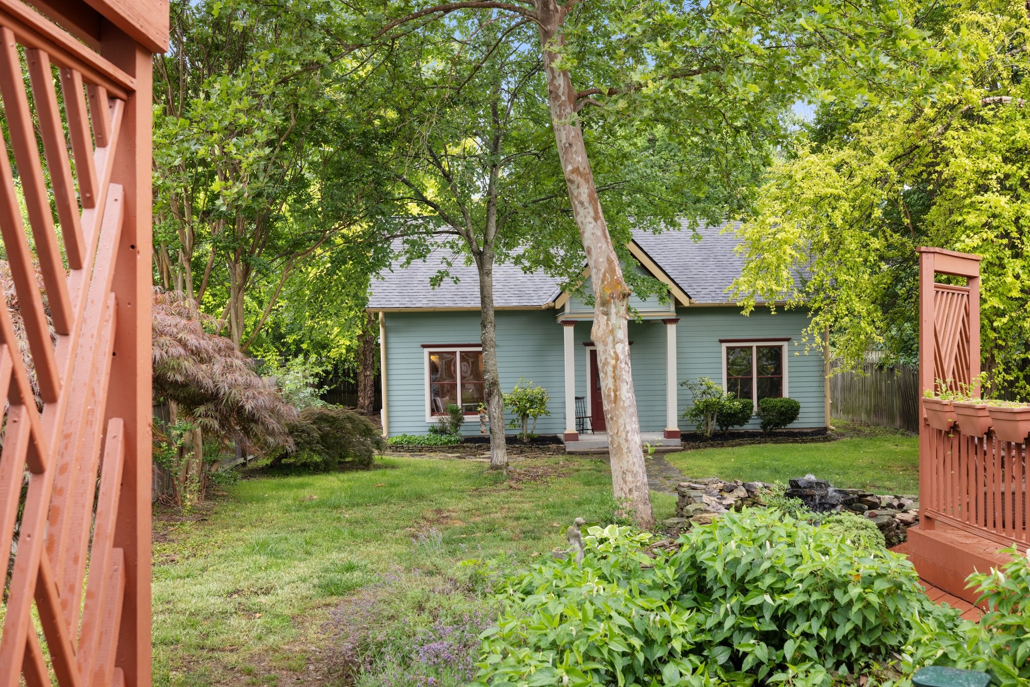 906 Fatherland St Property Photo 82
