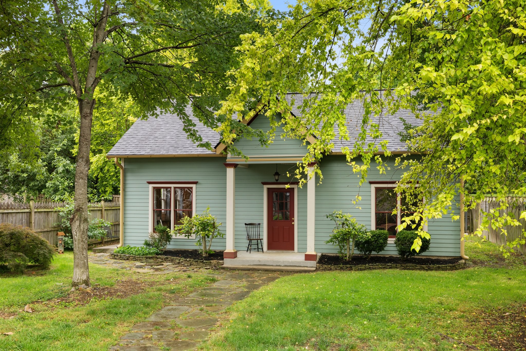 906 Fatherland St Property Photo 84