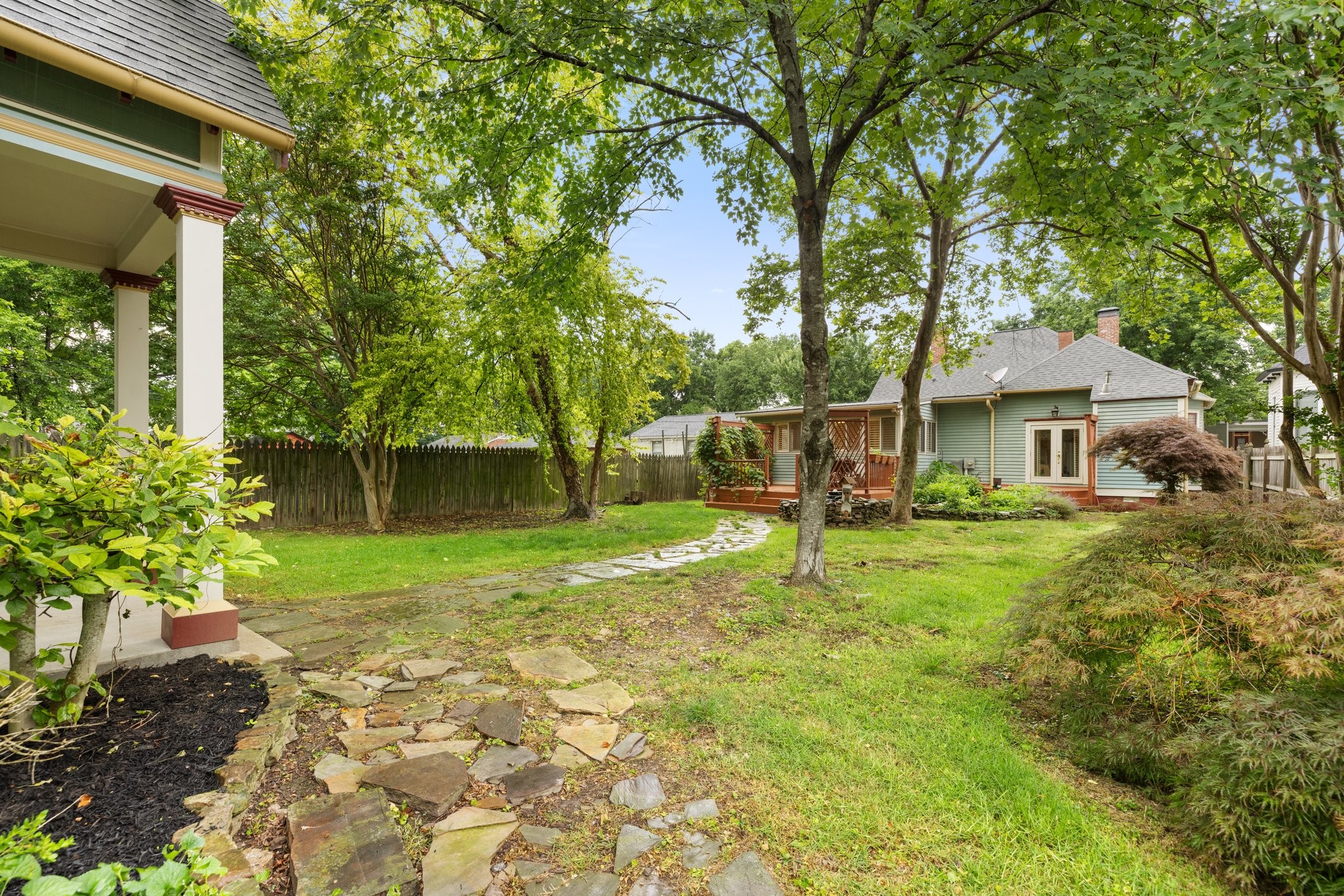 906 Fatherland St Property Photo 85