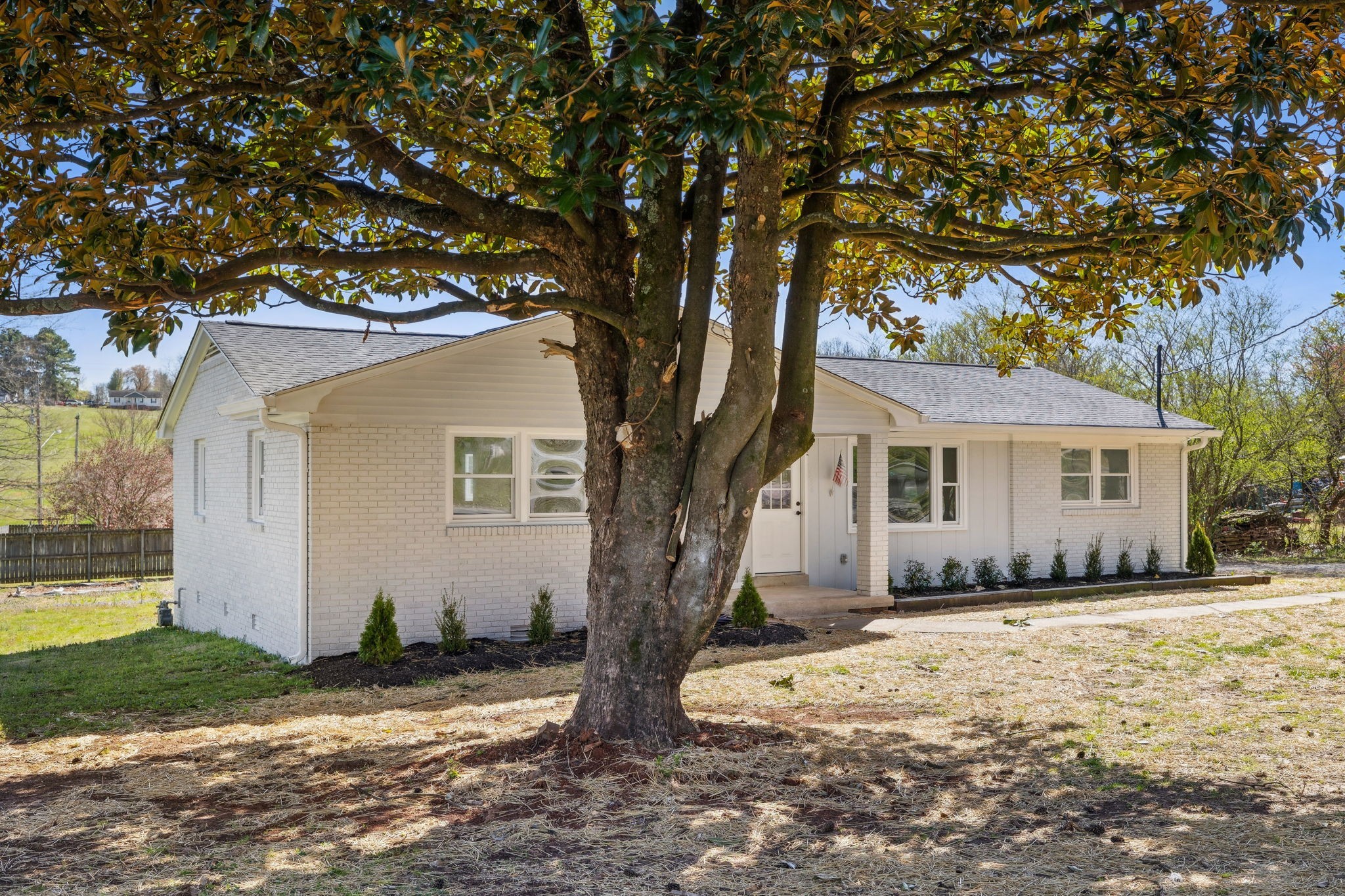 1536 Sandy St Property Photo 3
