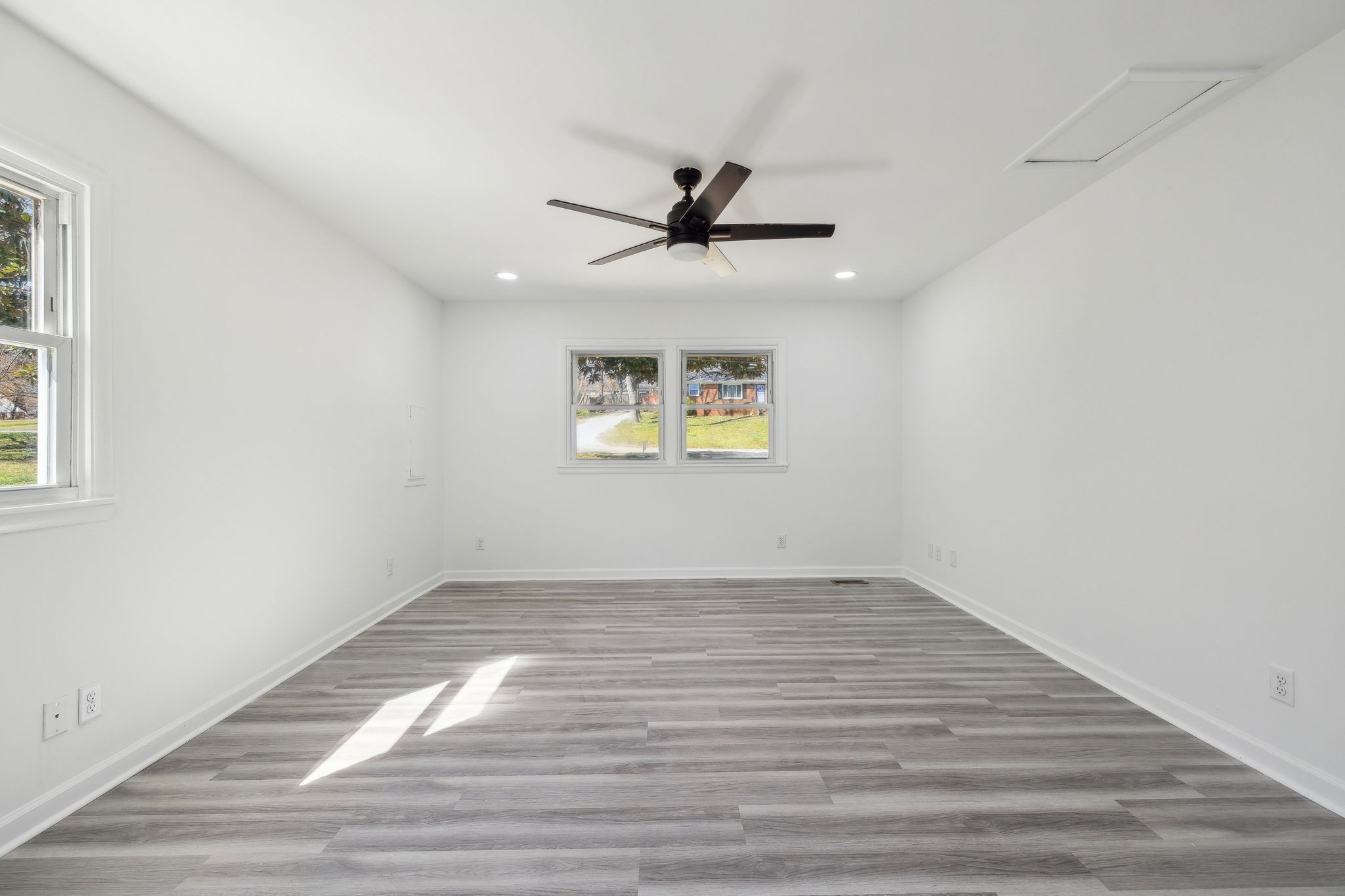 1536 Sandy St Property Photo 18