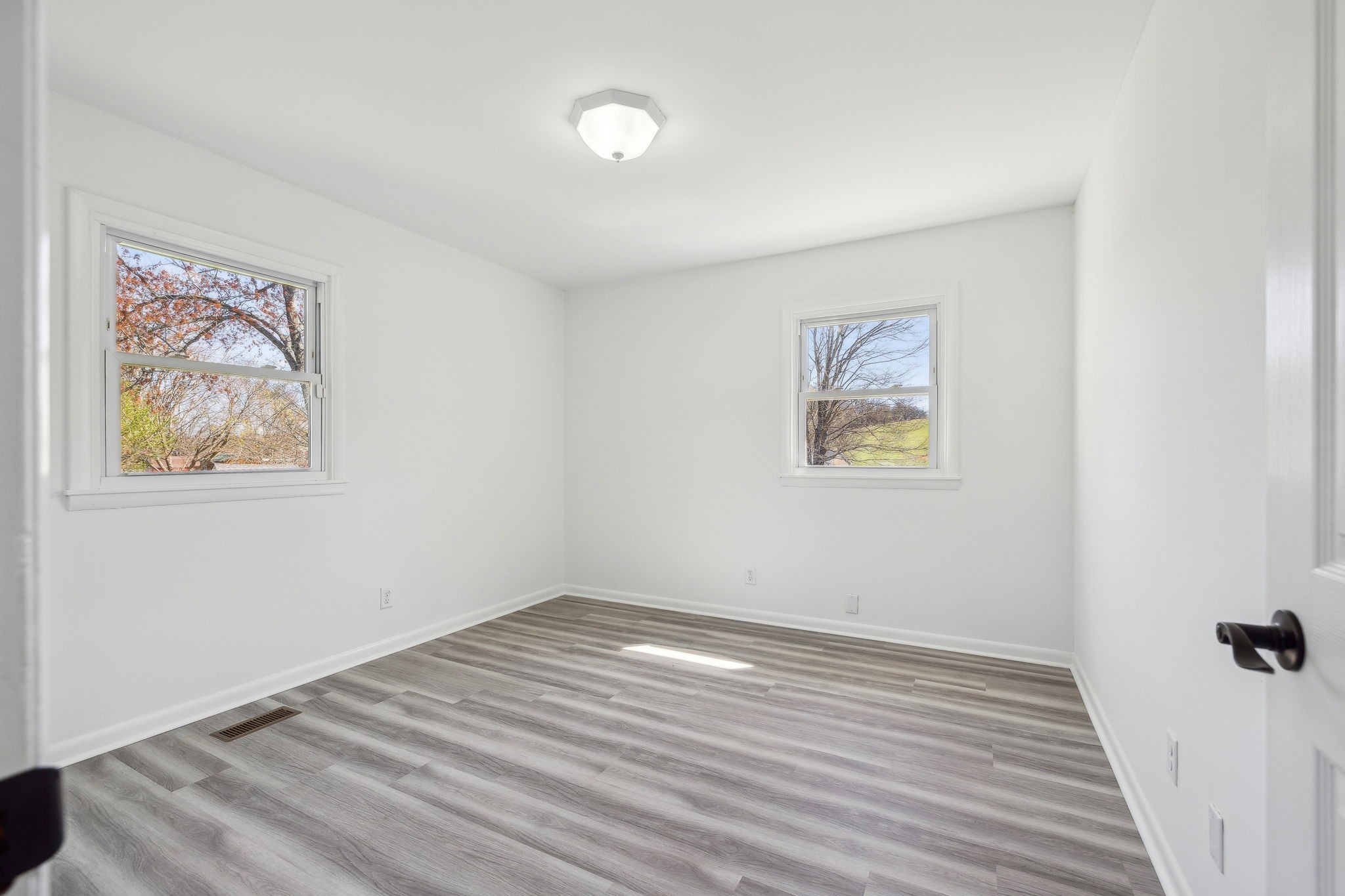 1536 Sandy St Property Photo 26