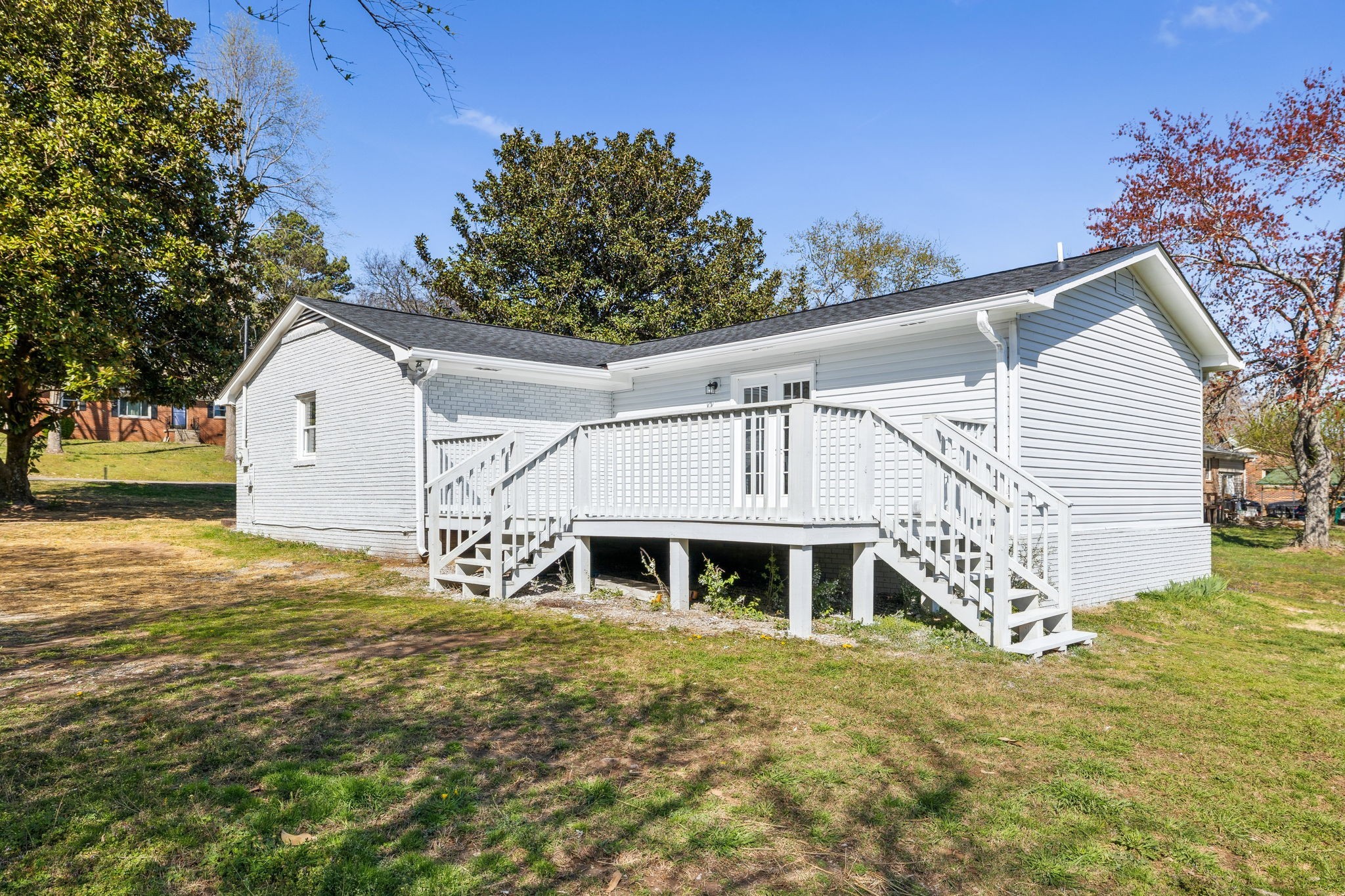 1536 Sandy St Property Photo 40