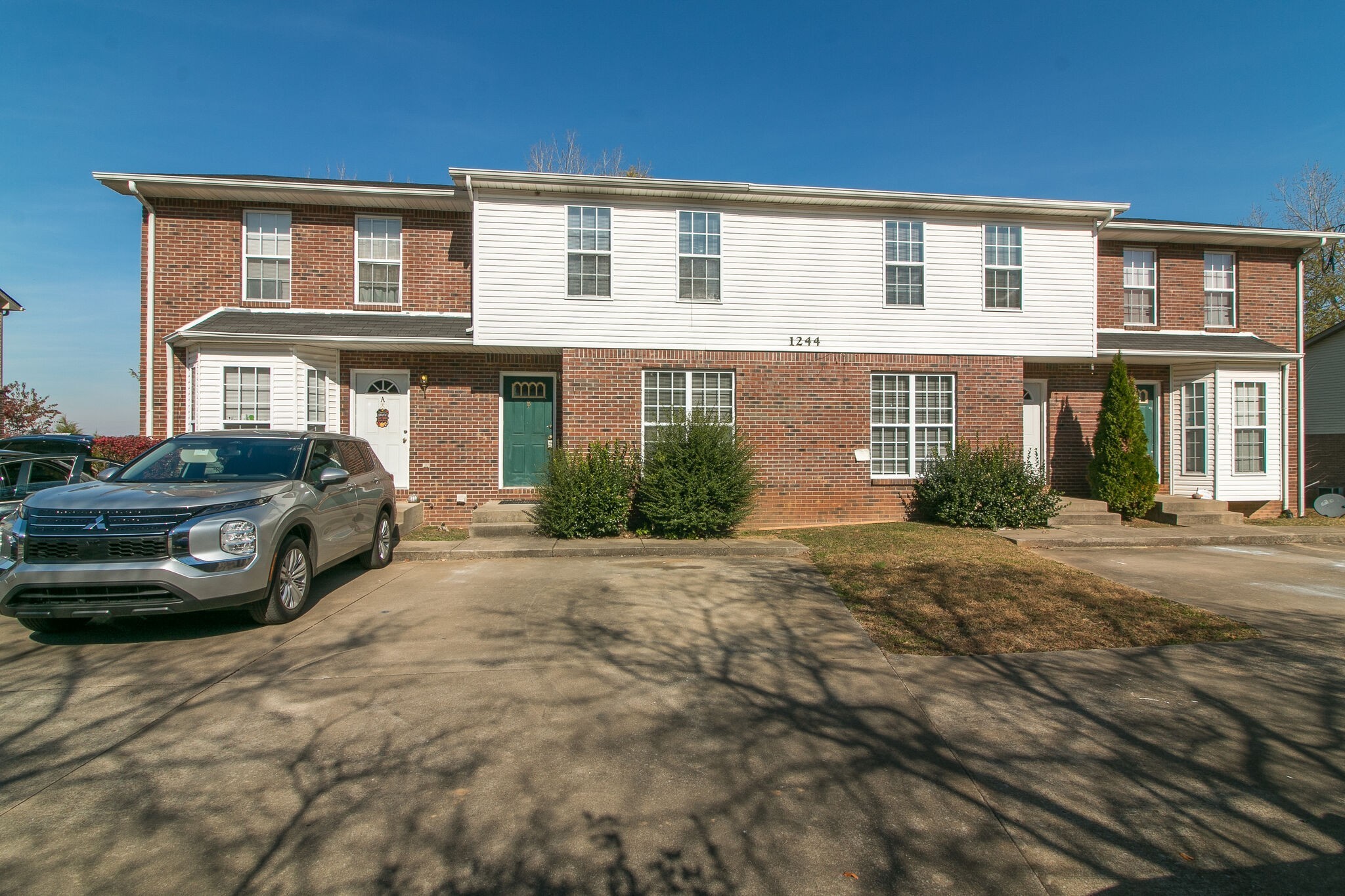 1244 Parkway Pl Property Photo 1