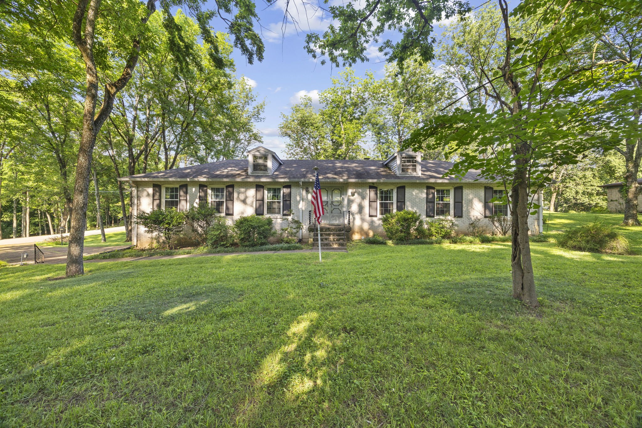 5052 Kingsview Ct Property Photo 1