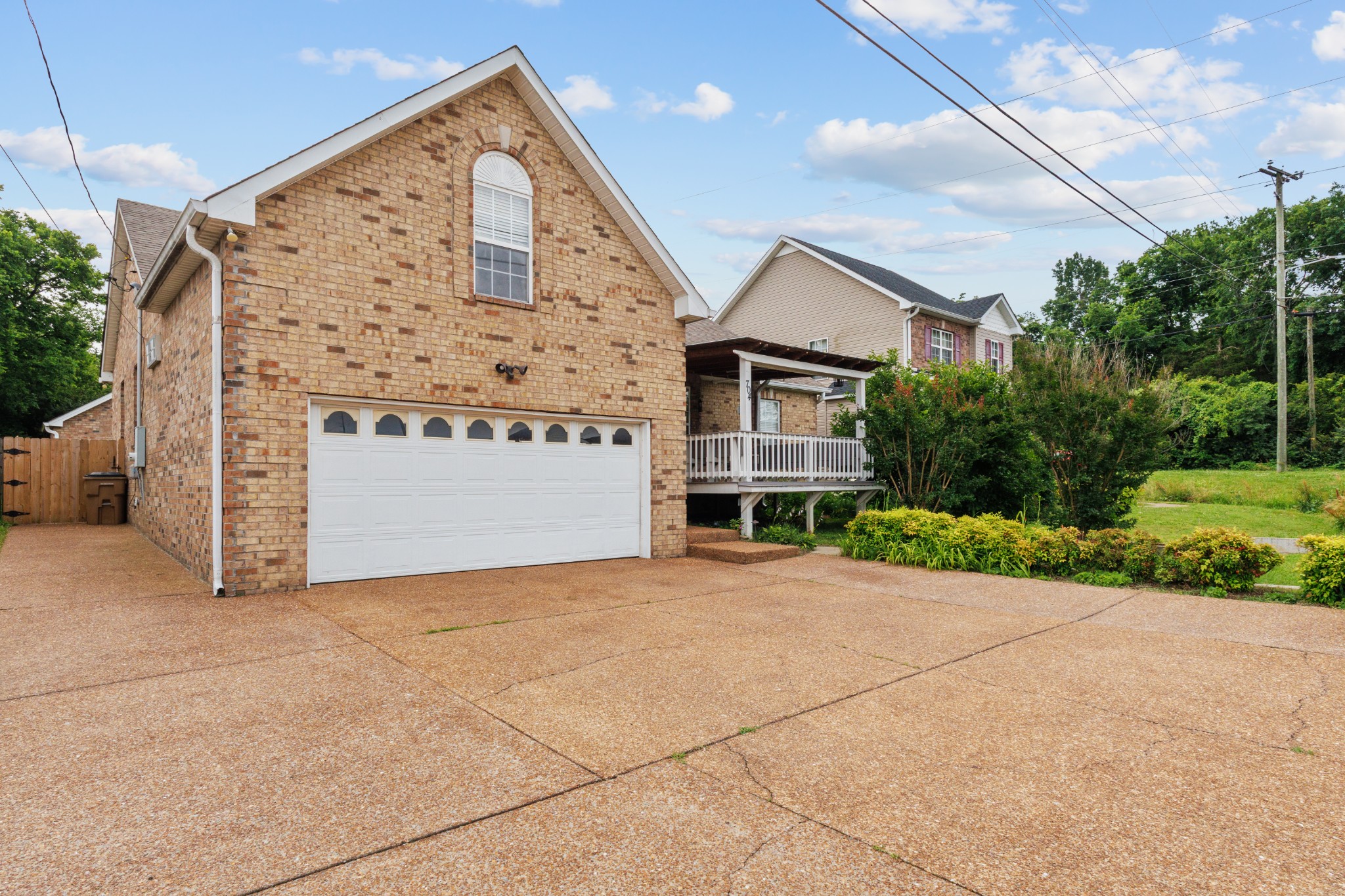 704 Shandale Dr Property Photo 1