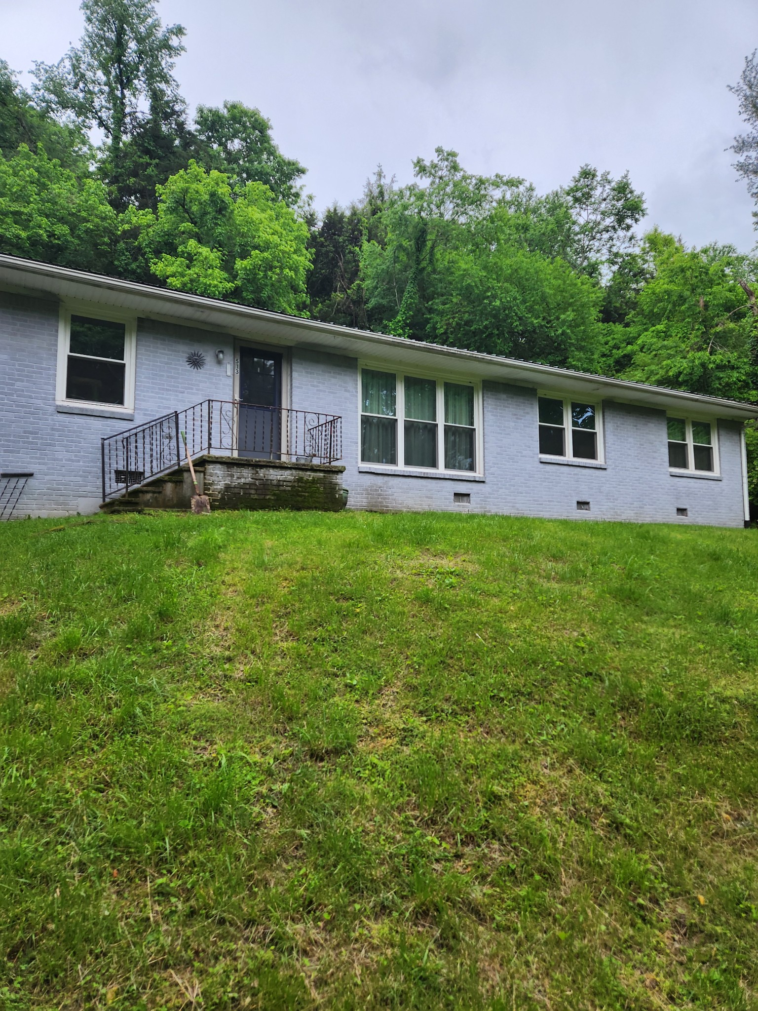 513 Draper Ln Property Photo 1