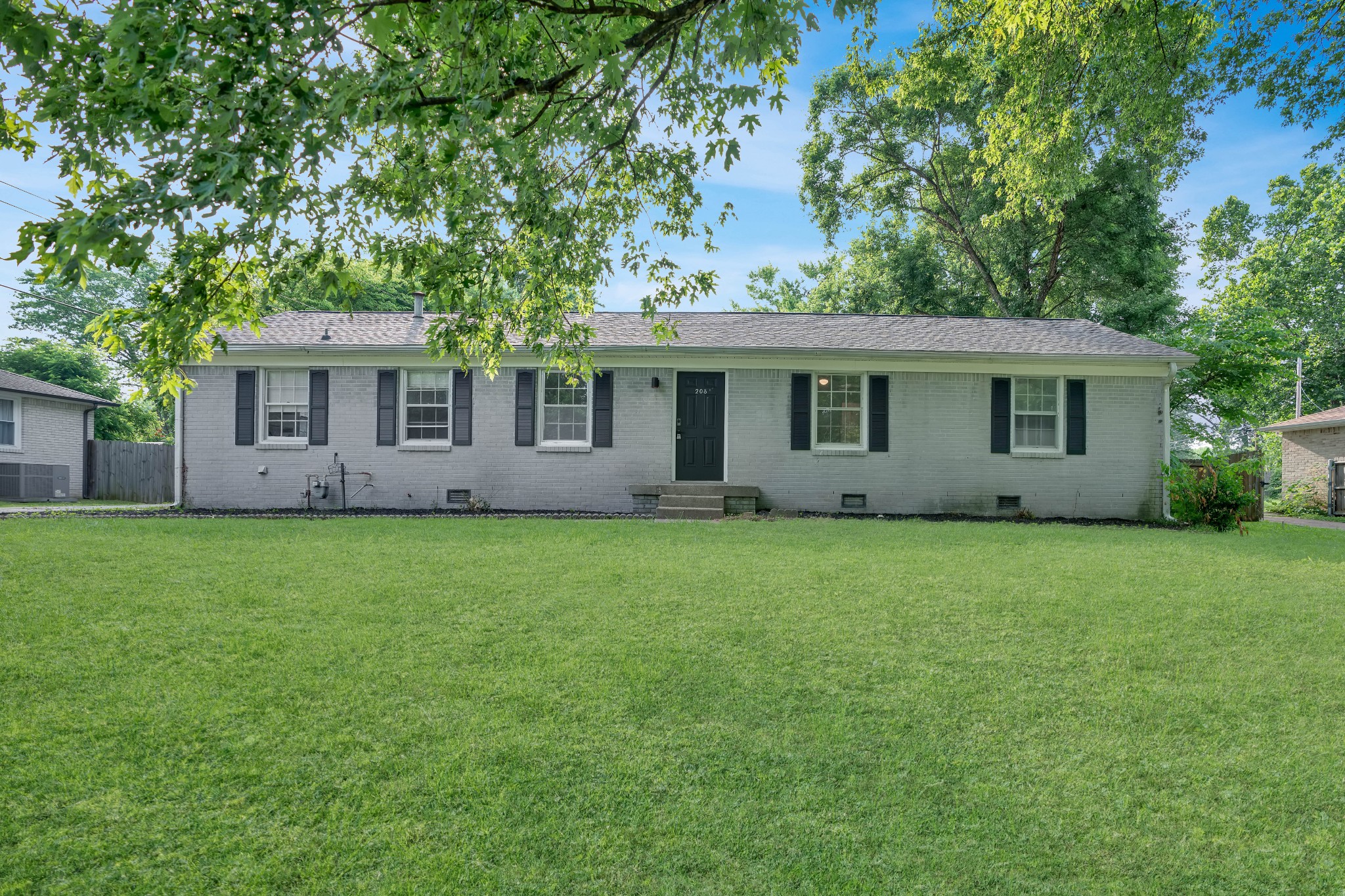 208 Nottingham Pl Property Photo 1