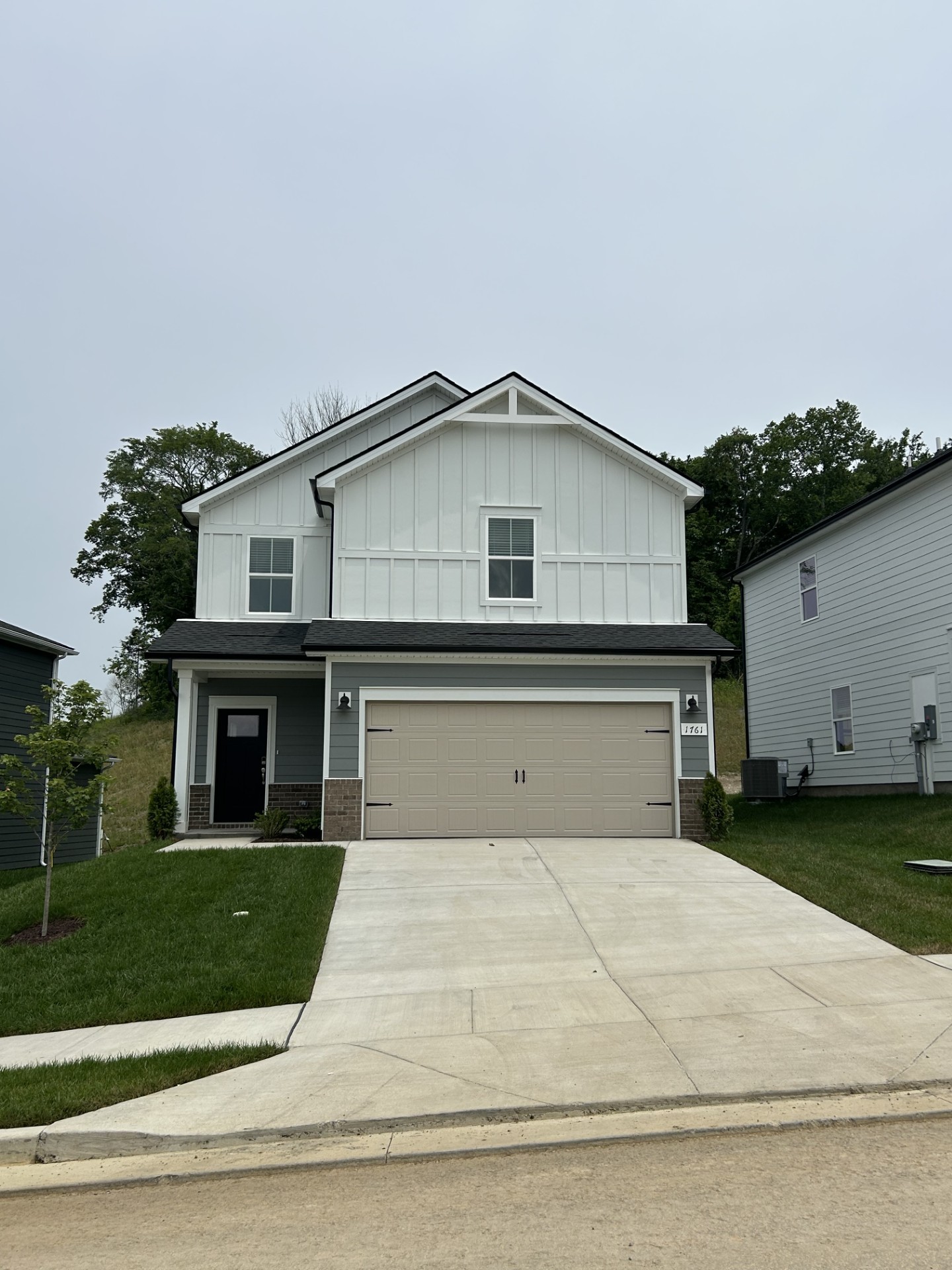1761 Flora Grv Property Photo 1
