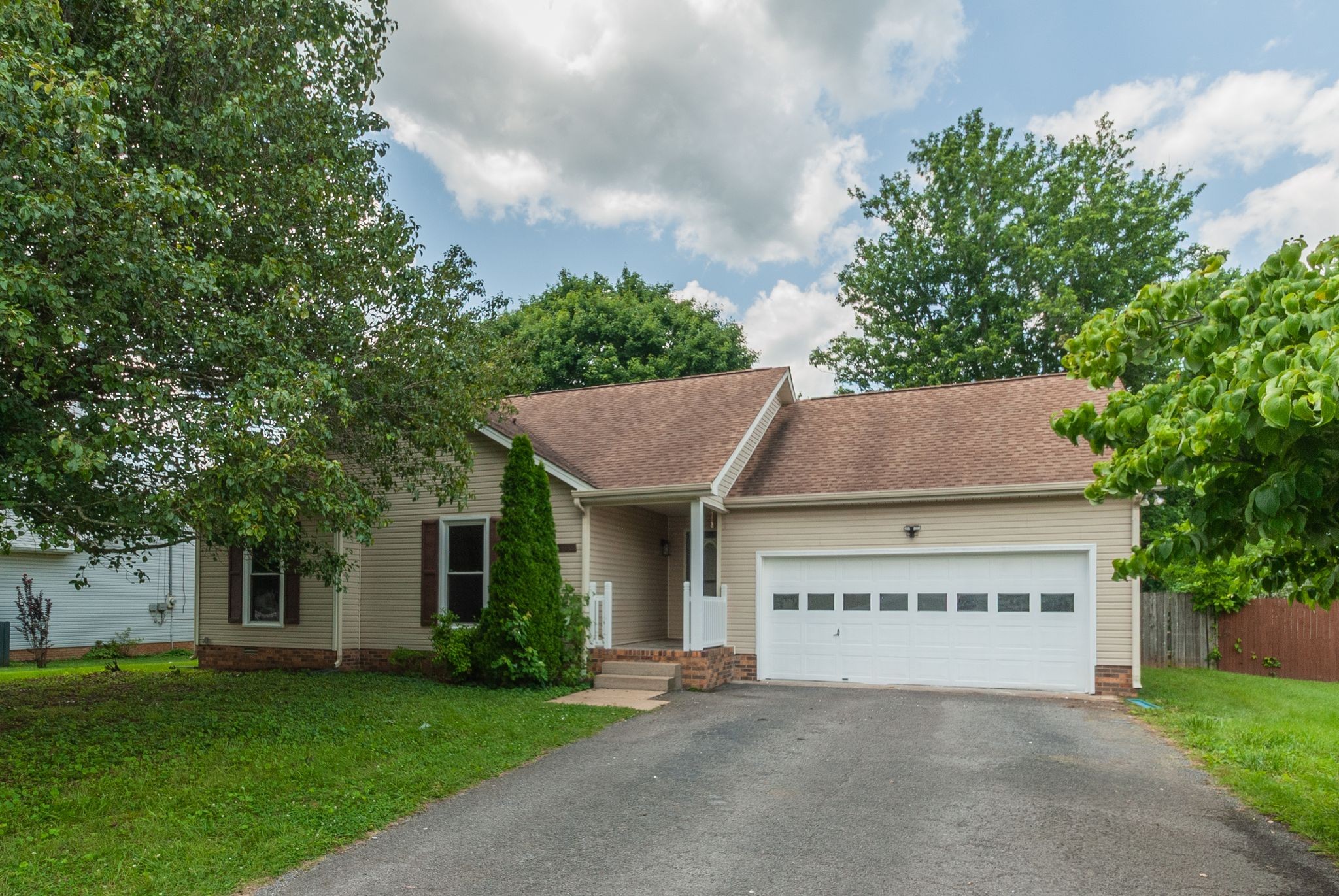 1602 Annie Ln Property Photo 1