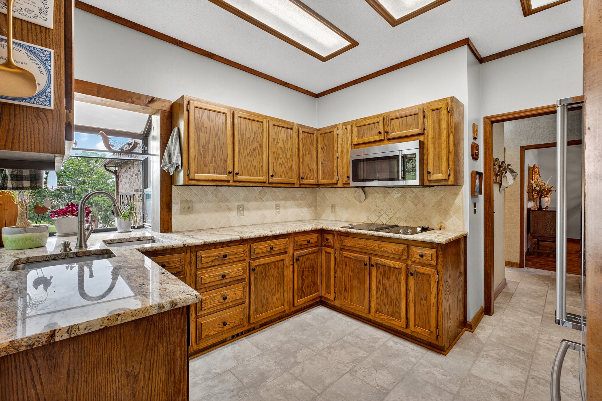 806 Manor Dr Property Photo 15