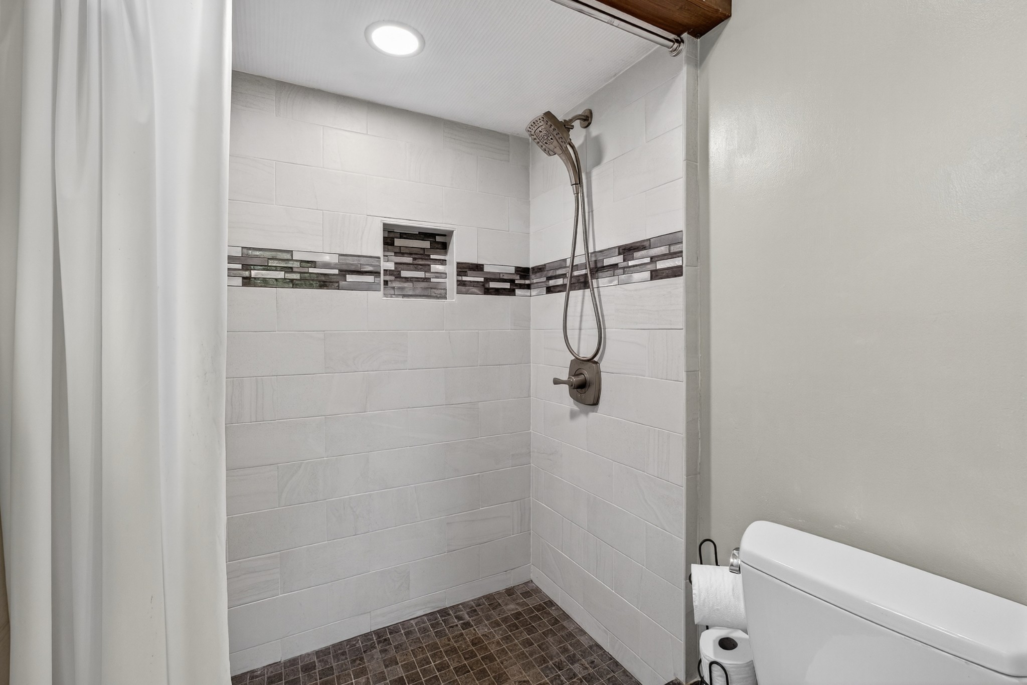 806 Manor Dr Property Photo 32