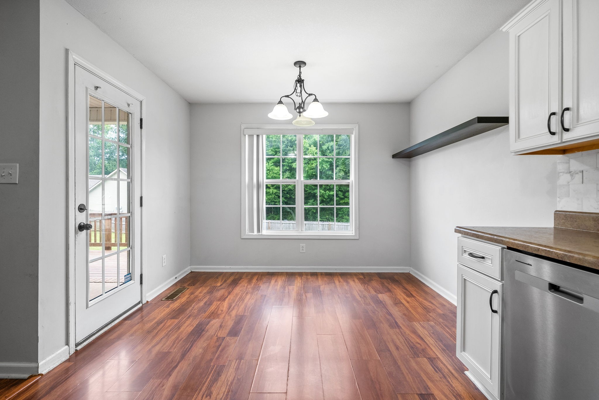 405 Chestnut Grove Way Property Photo 10
