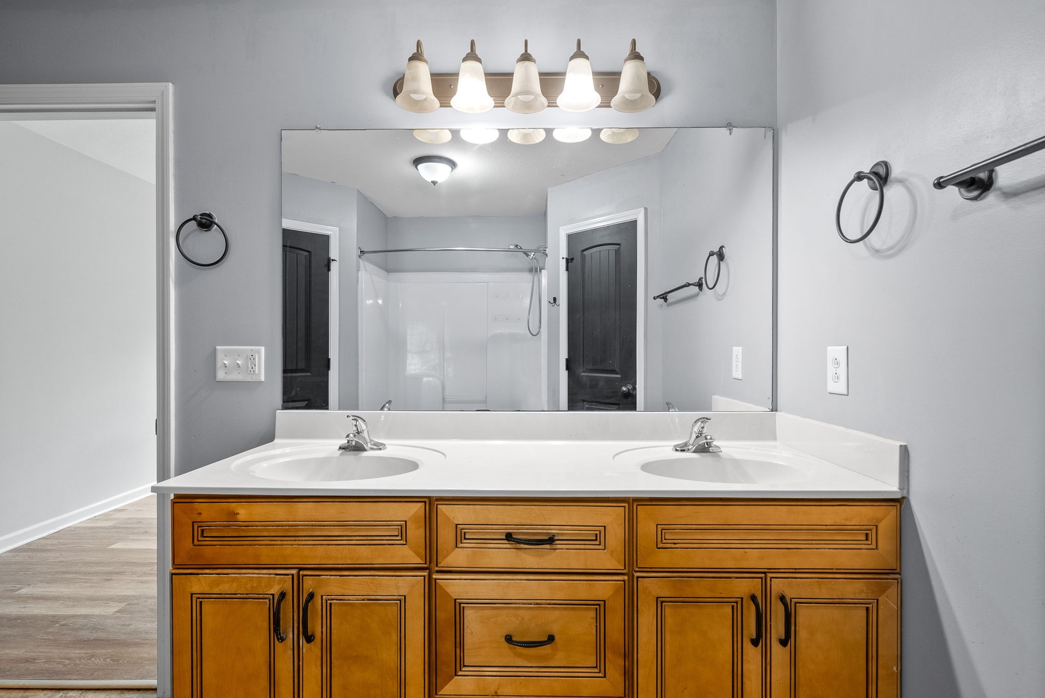 405 Chestnut Grove Way Property Photo 14