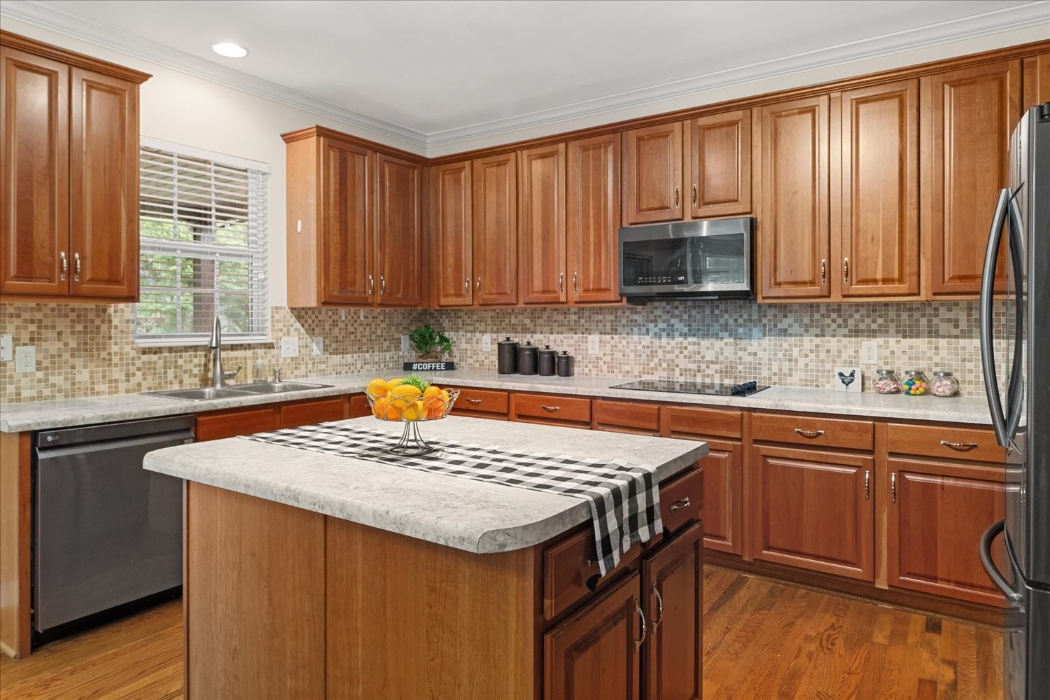 1164 Sydney Ter Property Photo 11