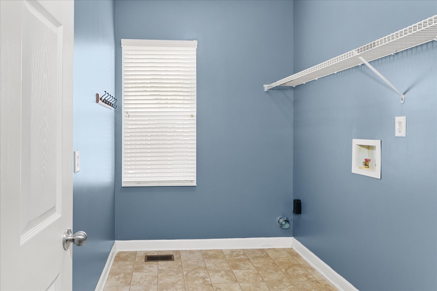 1164 Sydney Ter Property Photo 17