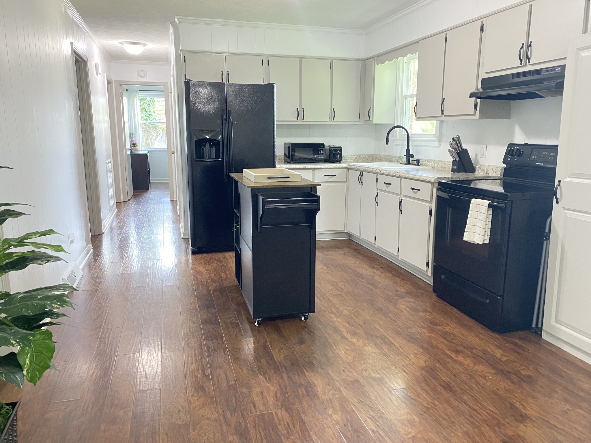 2801 Denham Ave Property Photo 8