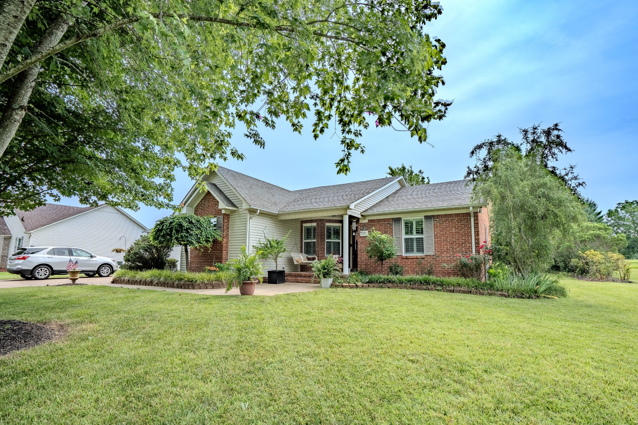 14 Delana Ave Property Photo 1
