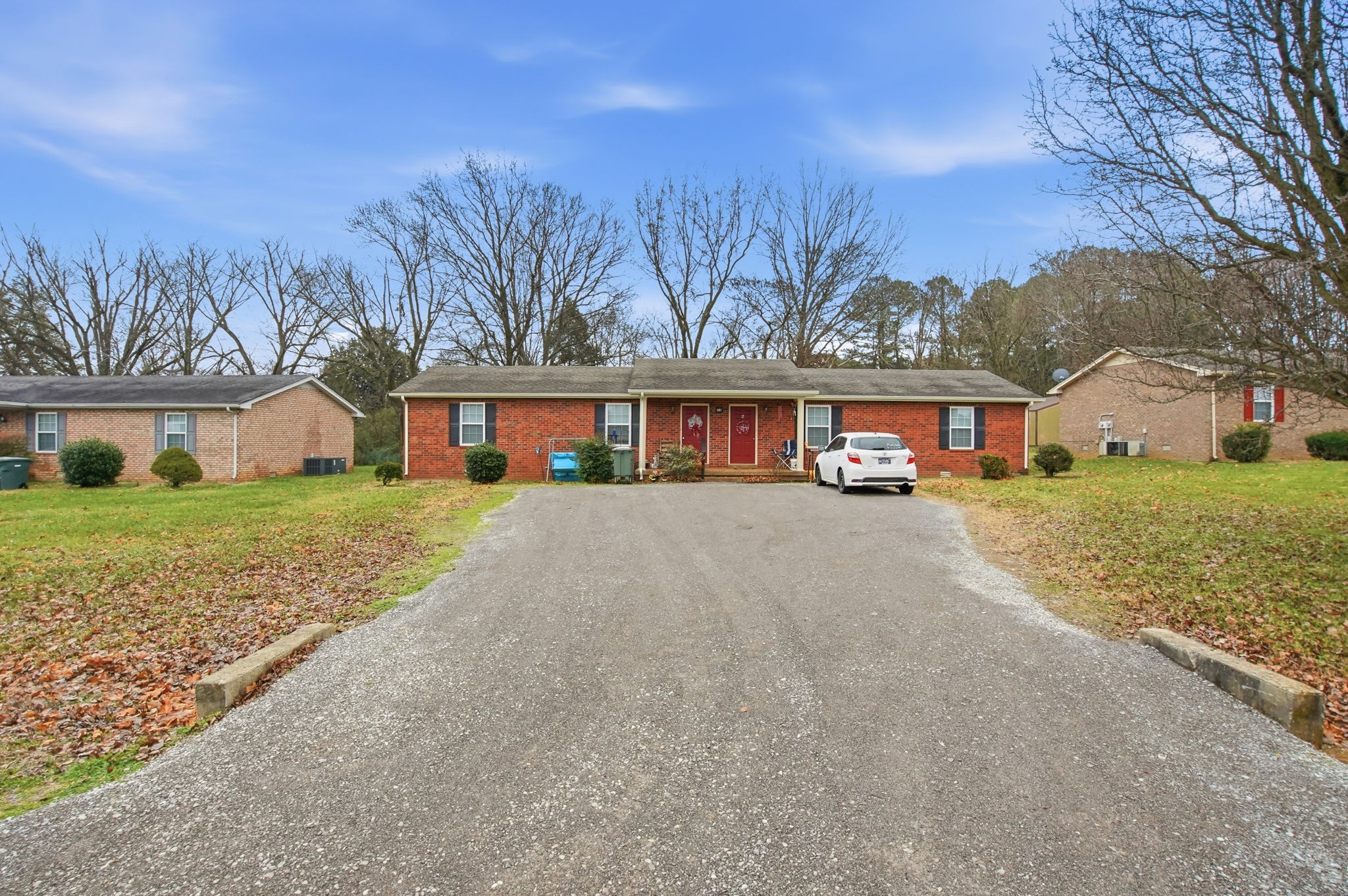 102 Gayla Ct Property Photo 1