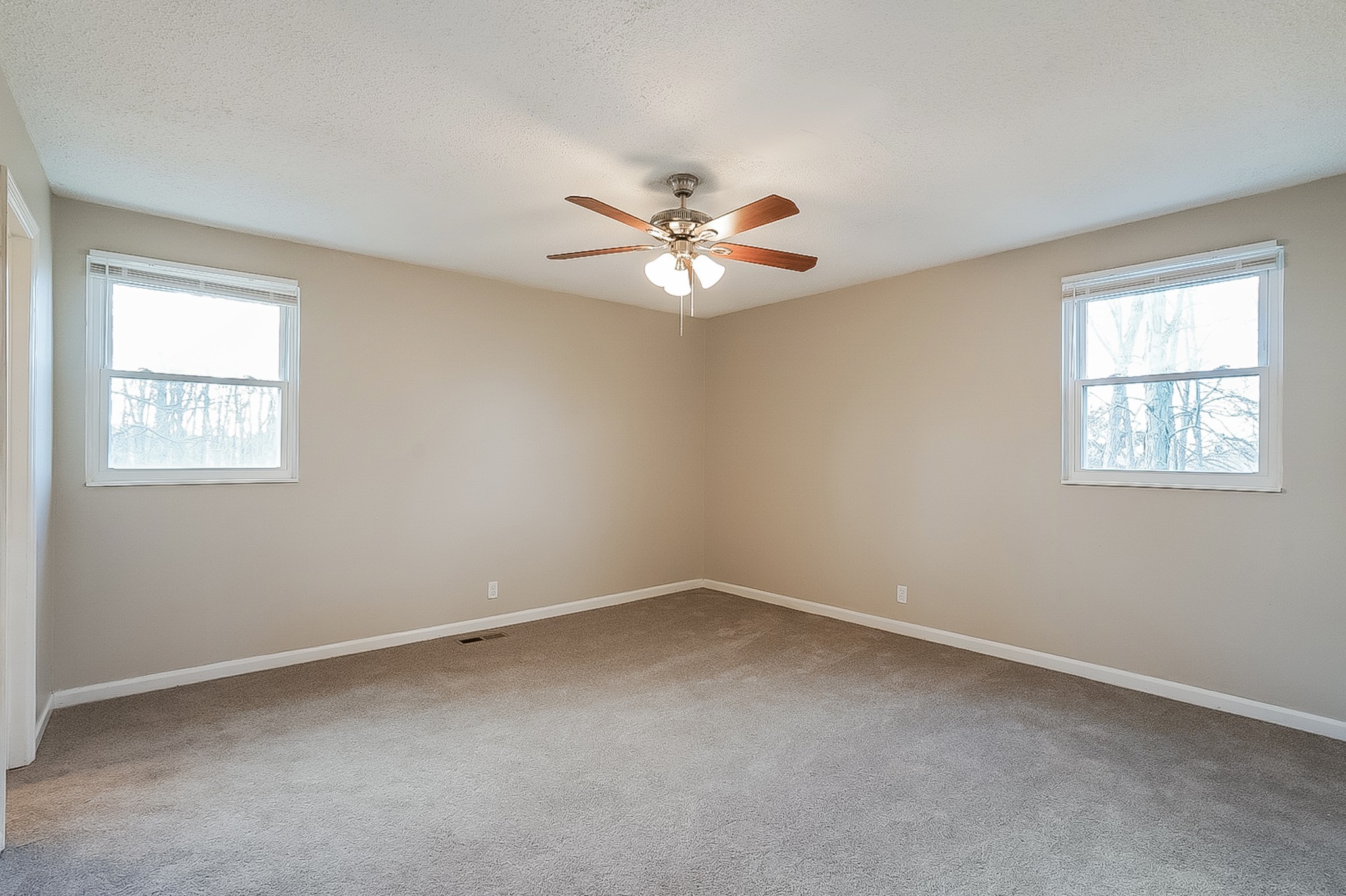 3529 Wood Bridge Dr Property Photo 6