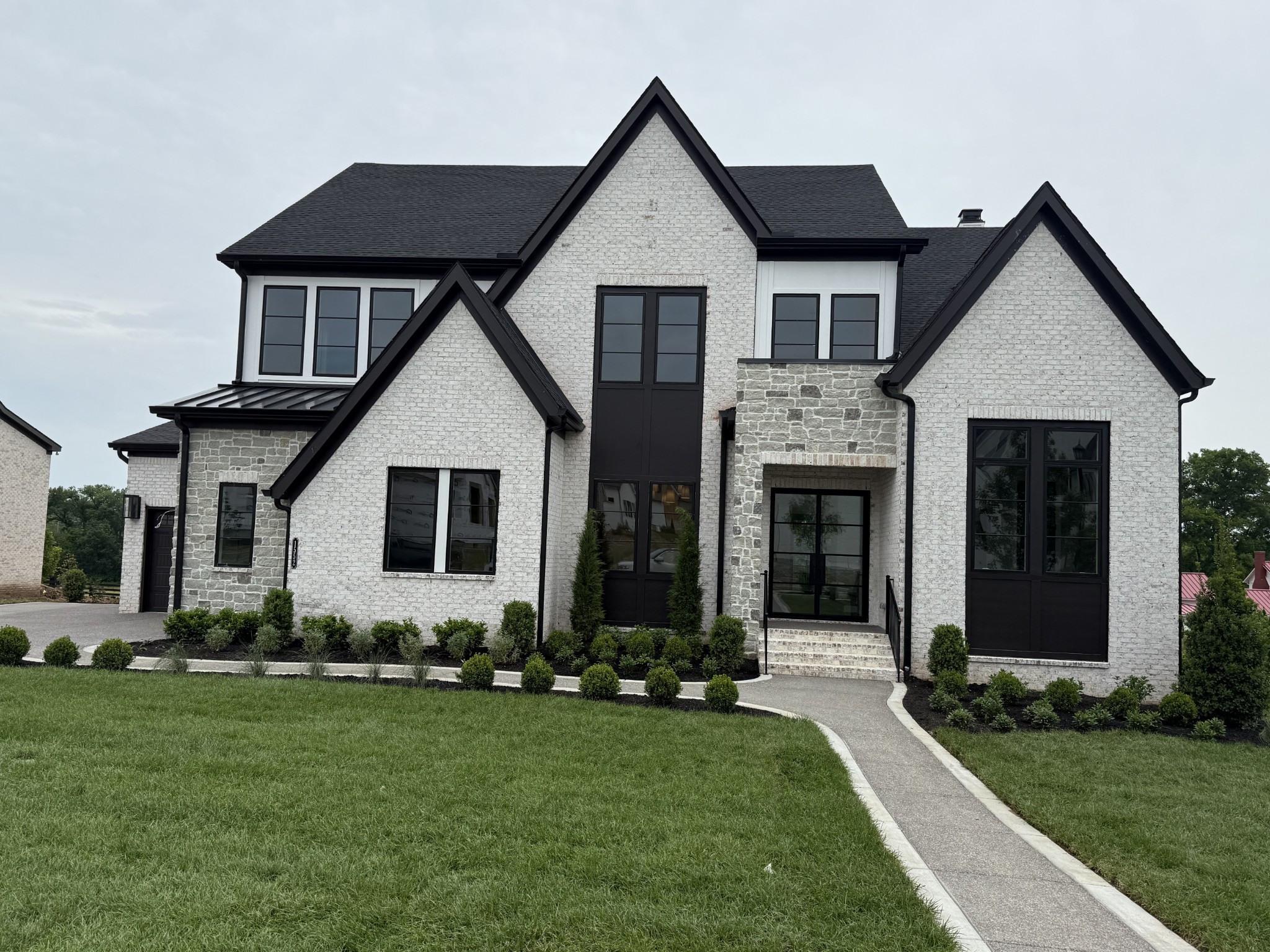 1552 White Barn Property Photo 1