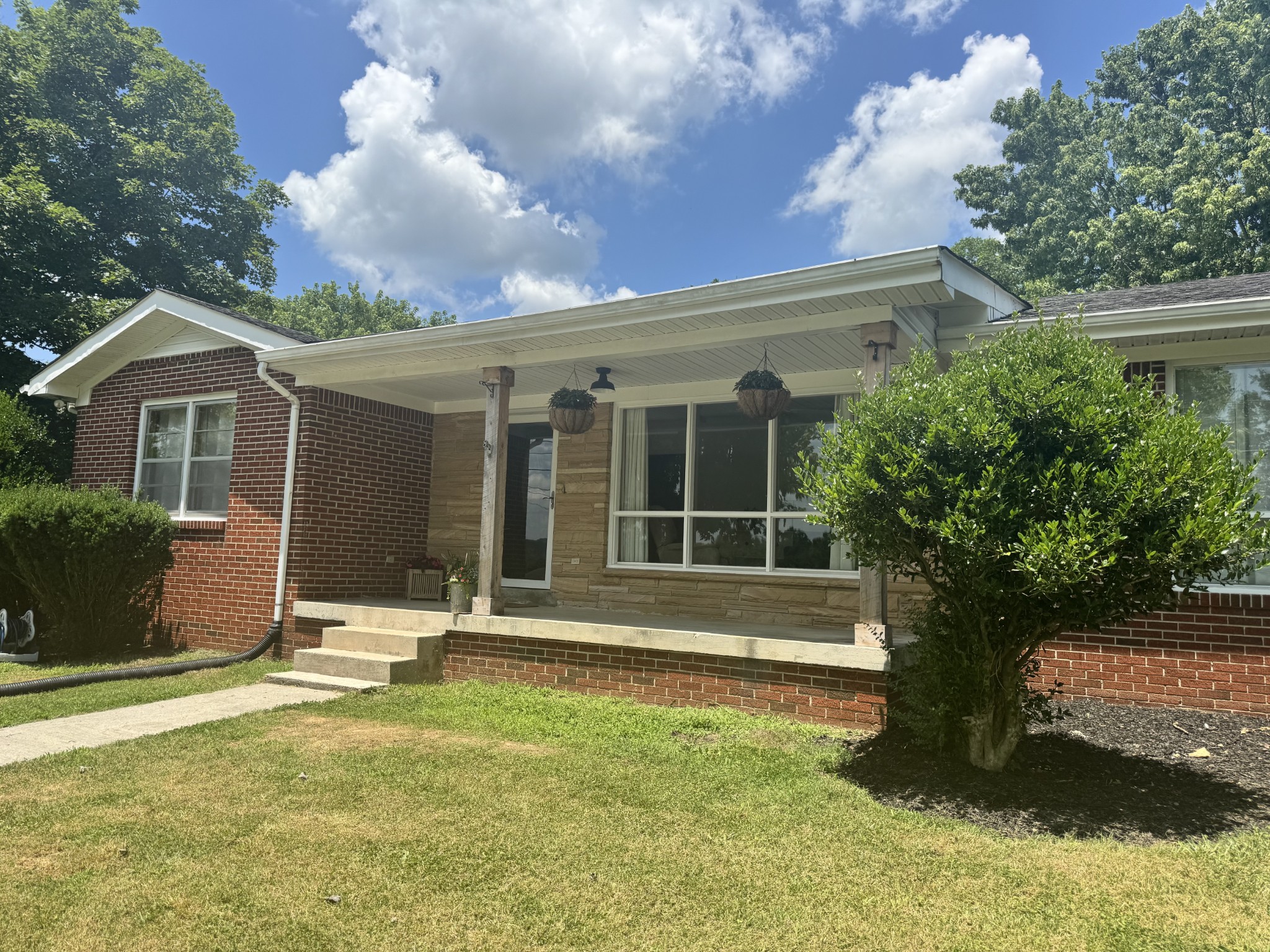 625 College Ave, E Property Photo 12