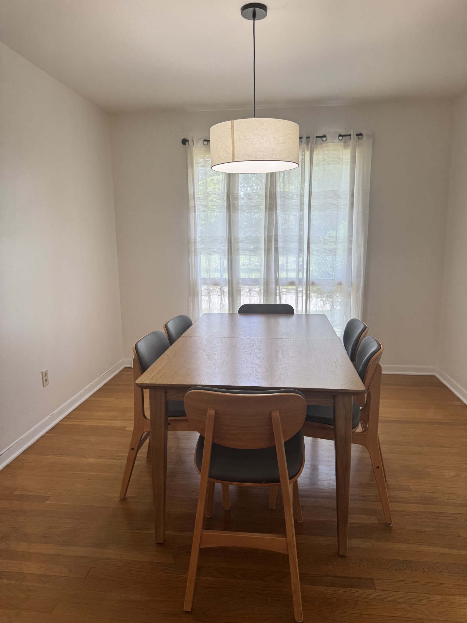 625 College Ave, E Property Photo 23