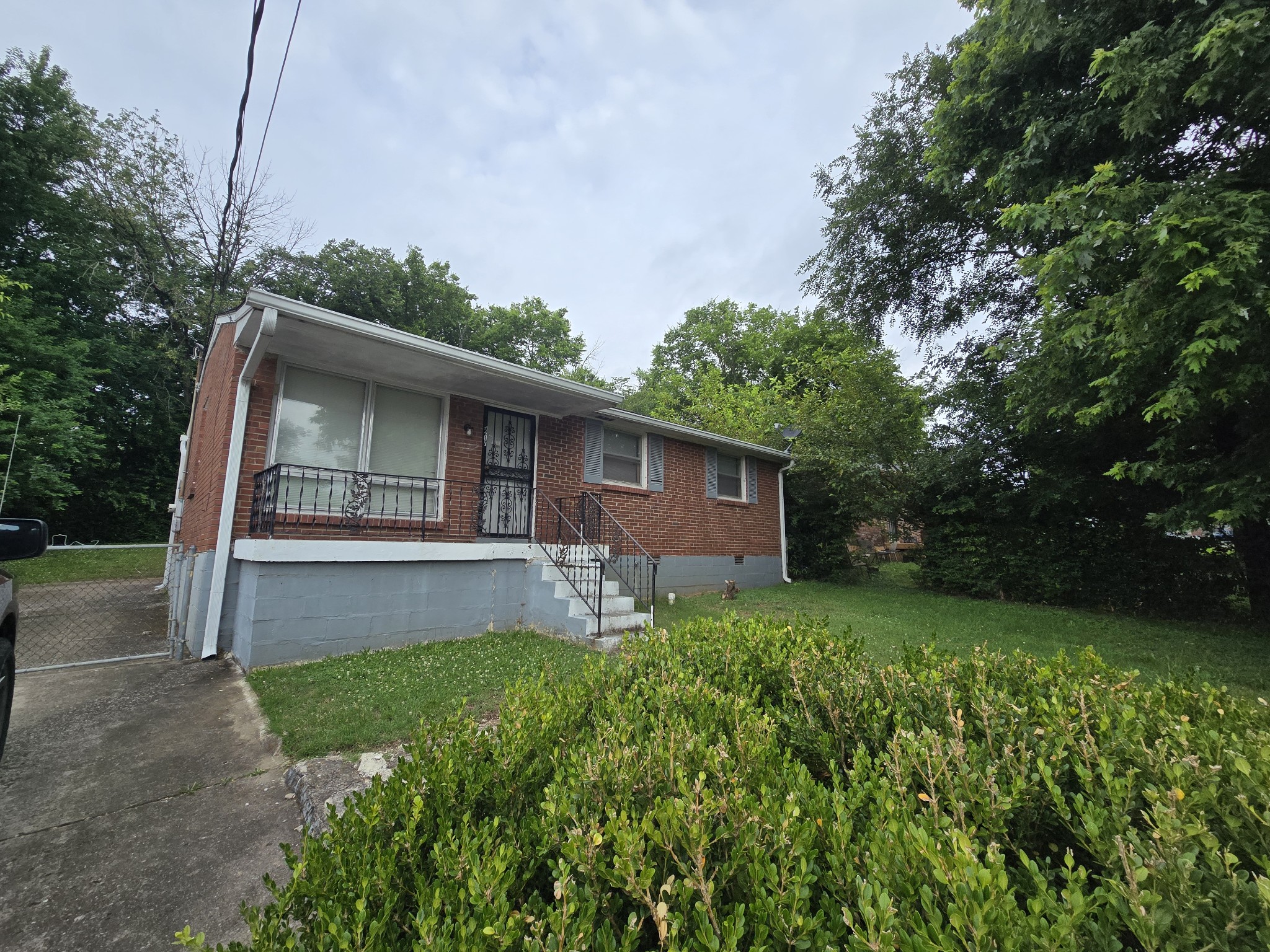 3217 Crowe Dr Property Photo 1