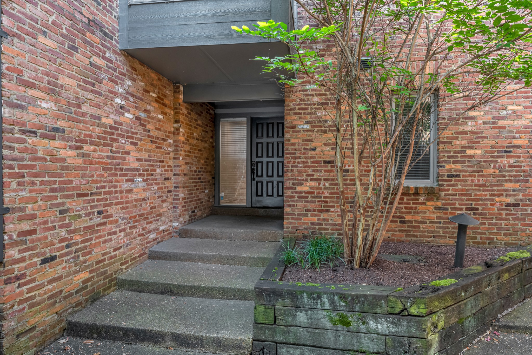 128 Hampton Pl Property Photo 1