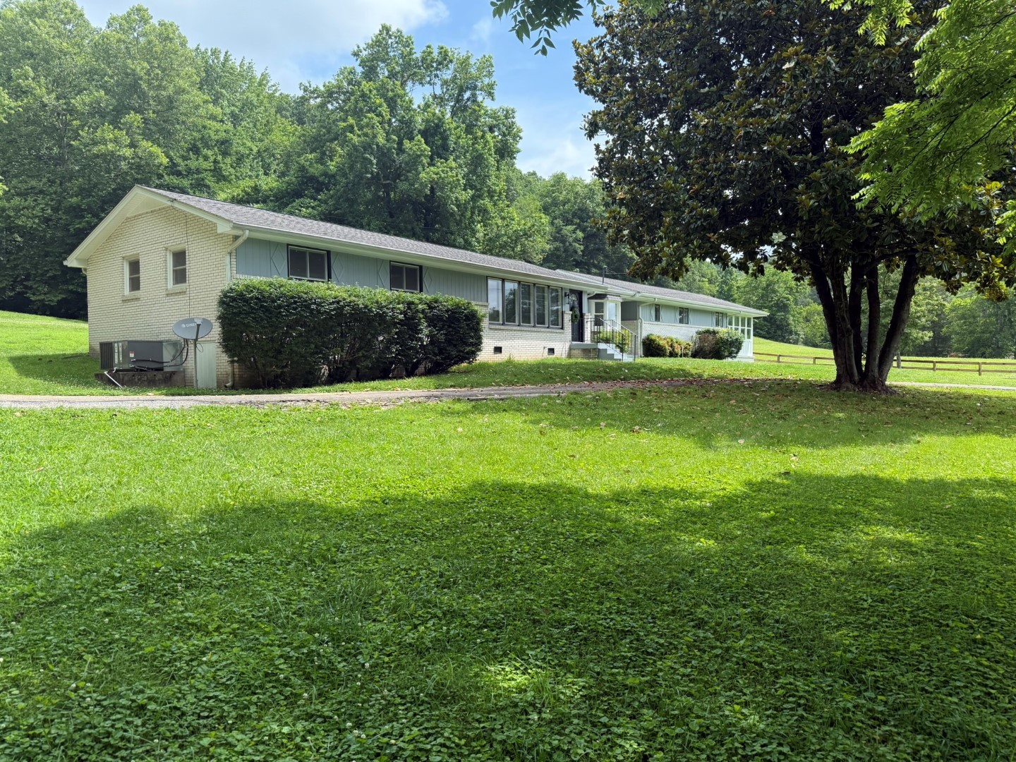 8296 Old Harding Pike Property Photo 1
