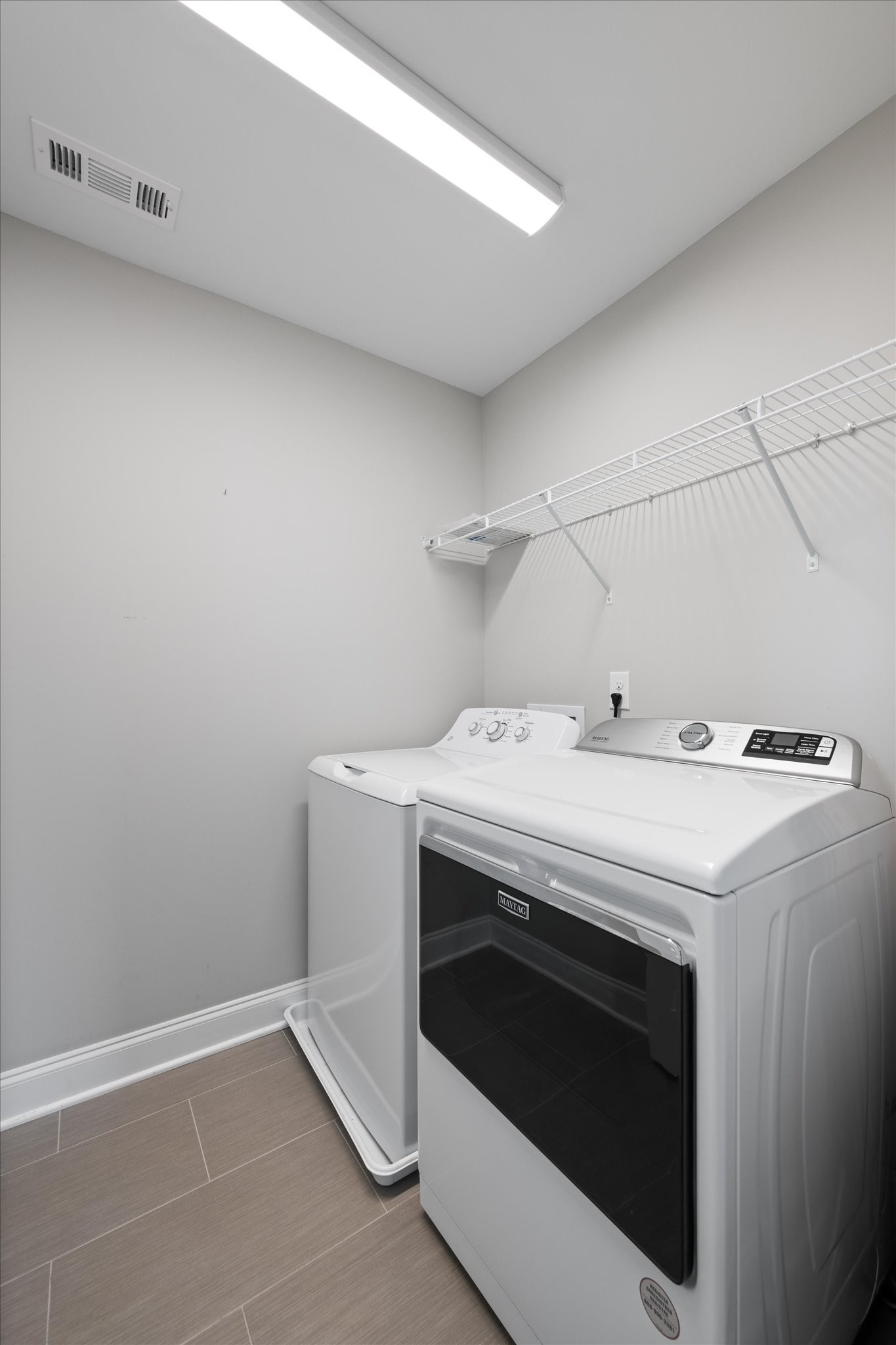574 Oakvale Ln Property Photo 26