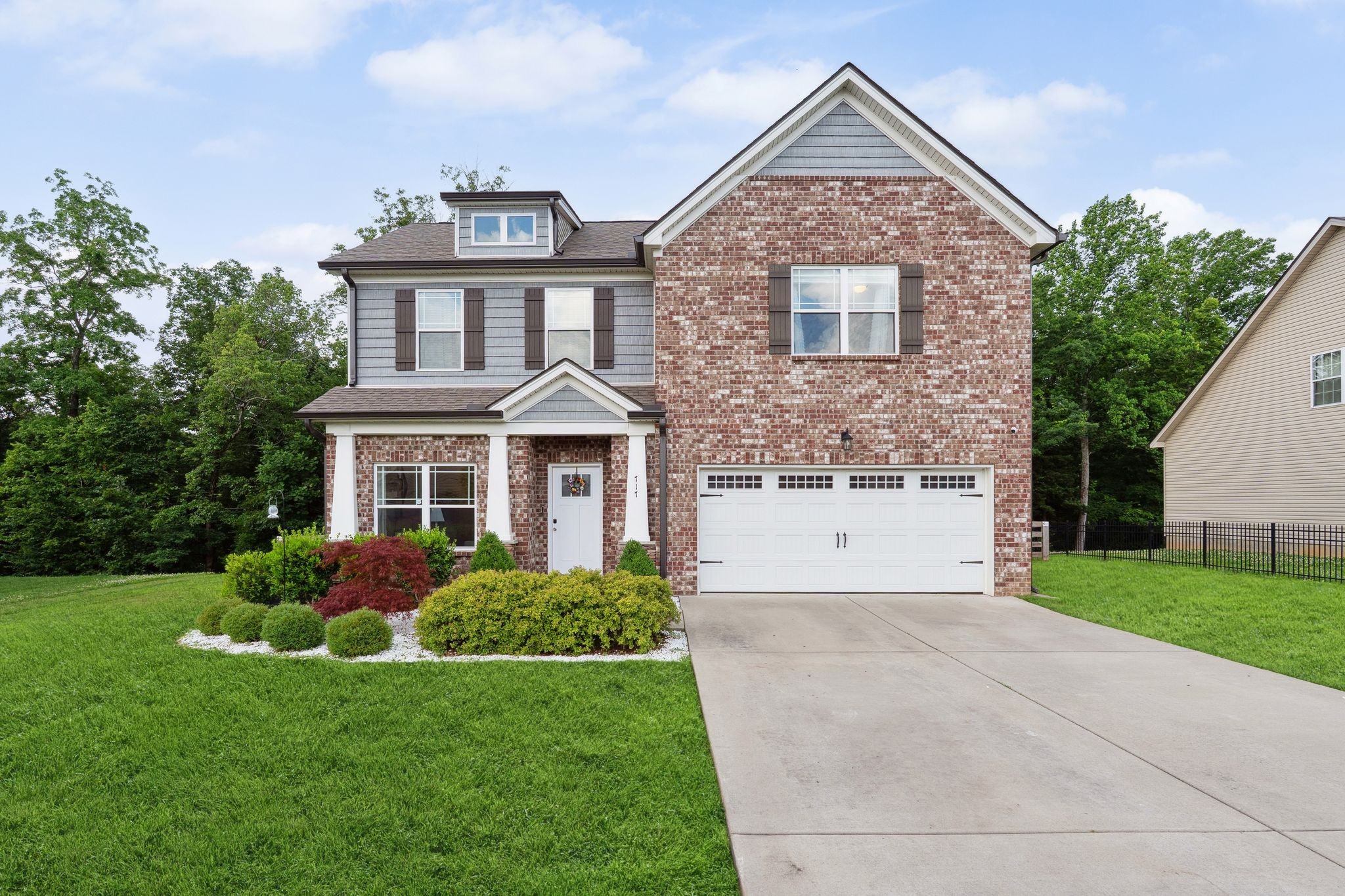 717 Monarchos Bnd Property Photo 1