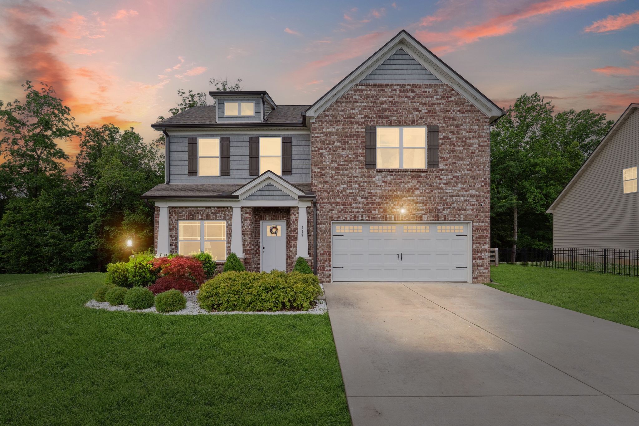 717 Monarchos Bnd Property Photo 1