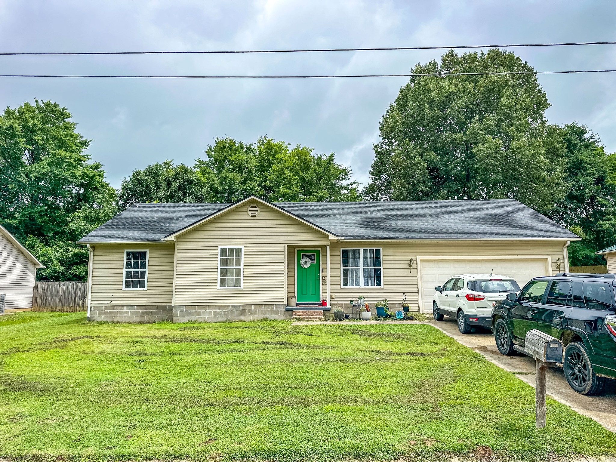 1097 Taylor Ln Property Photo 1