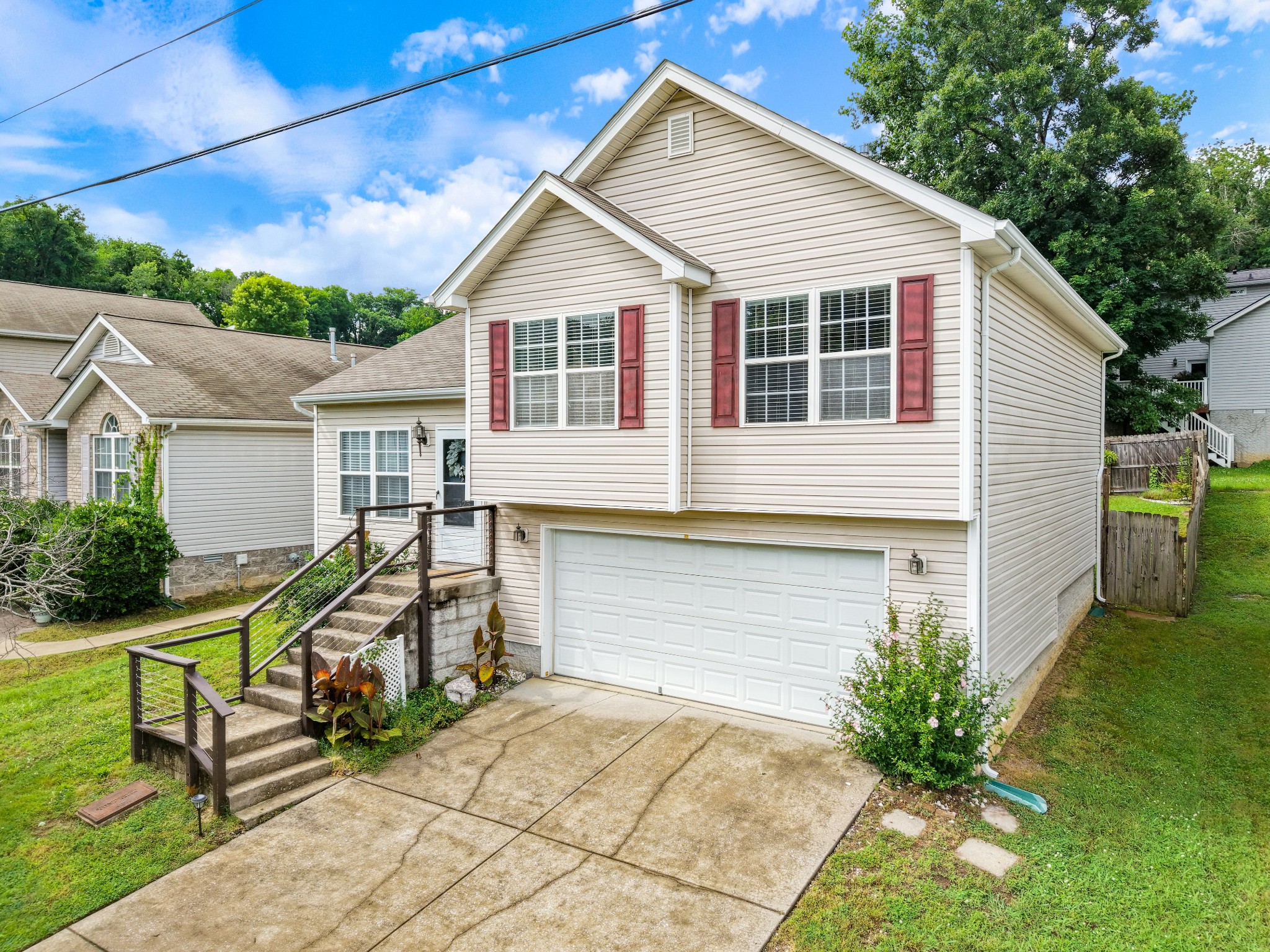 525 Scotts Creek Trl Property Photo 1
