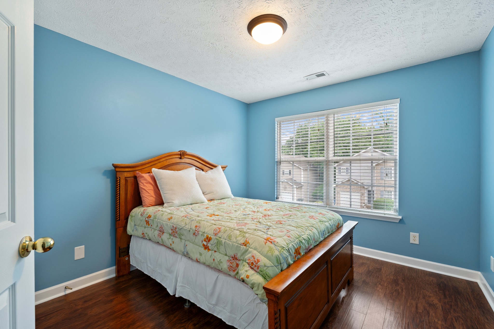 525 Scotts Creek Trl Property Photo 17