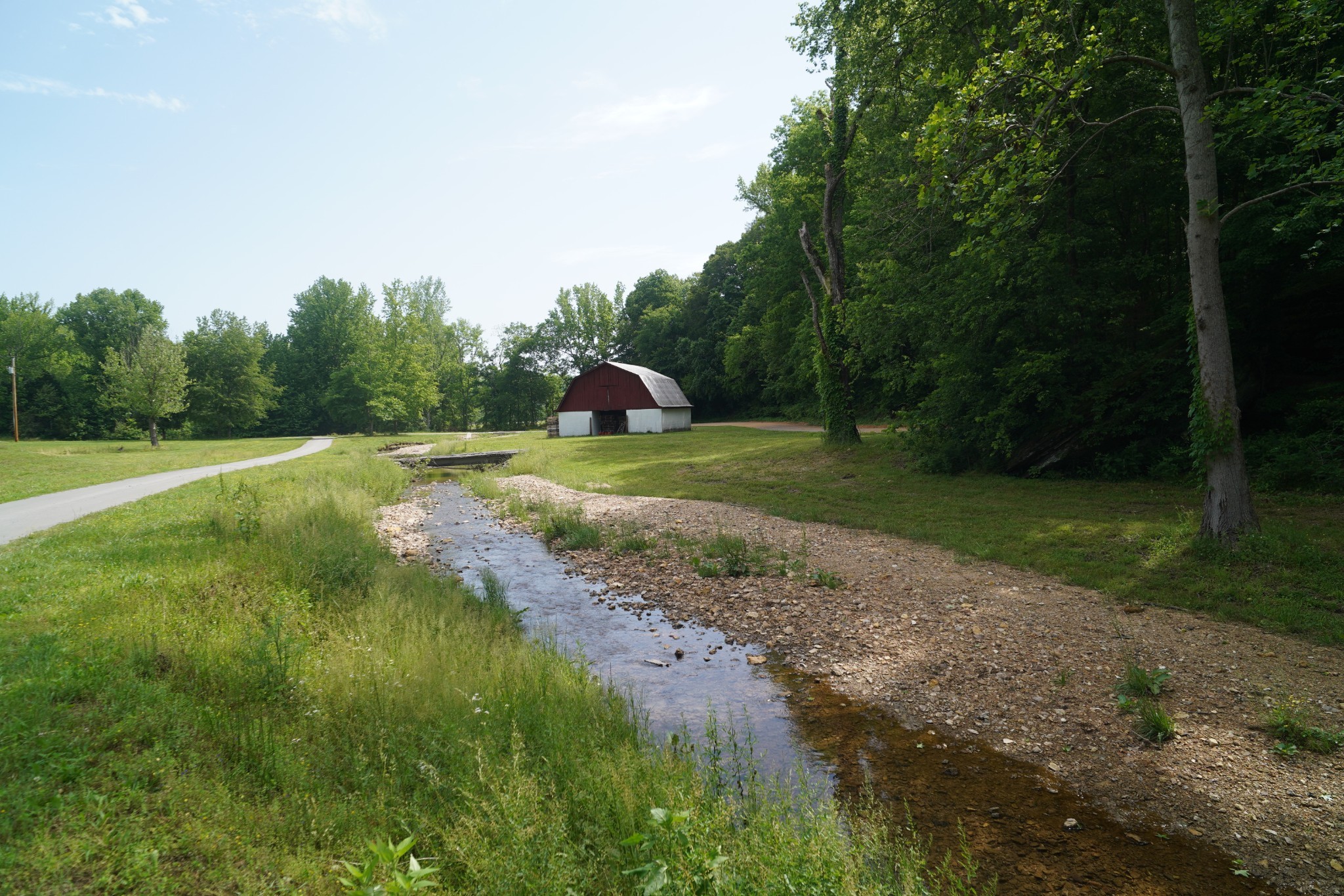 450 Lowe Branch Rd Property Photo 2