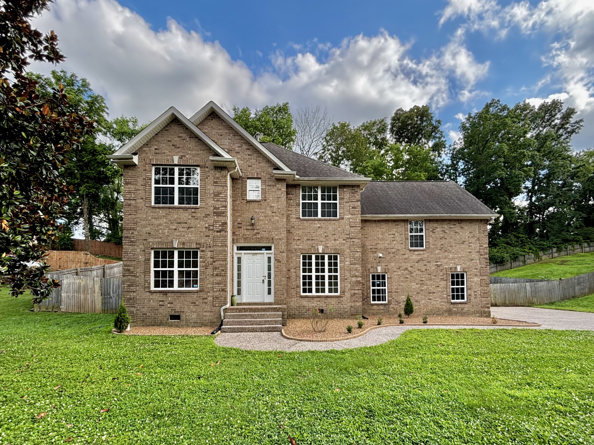 271 Page Dr Property Photo