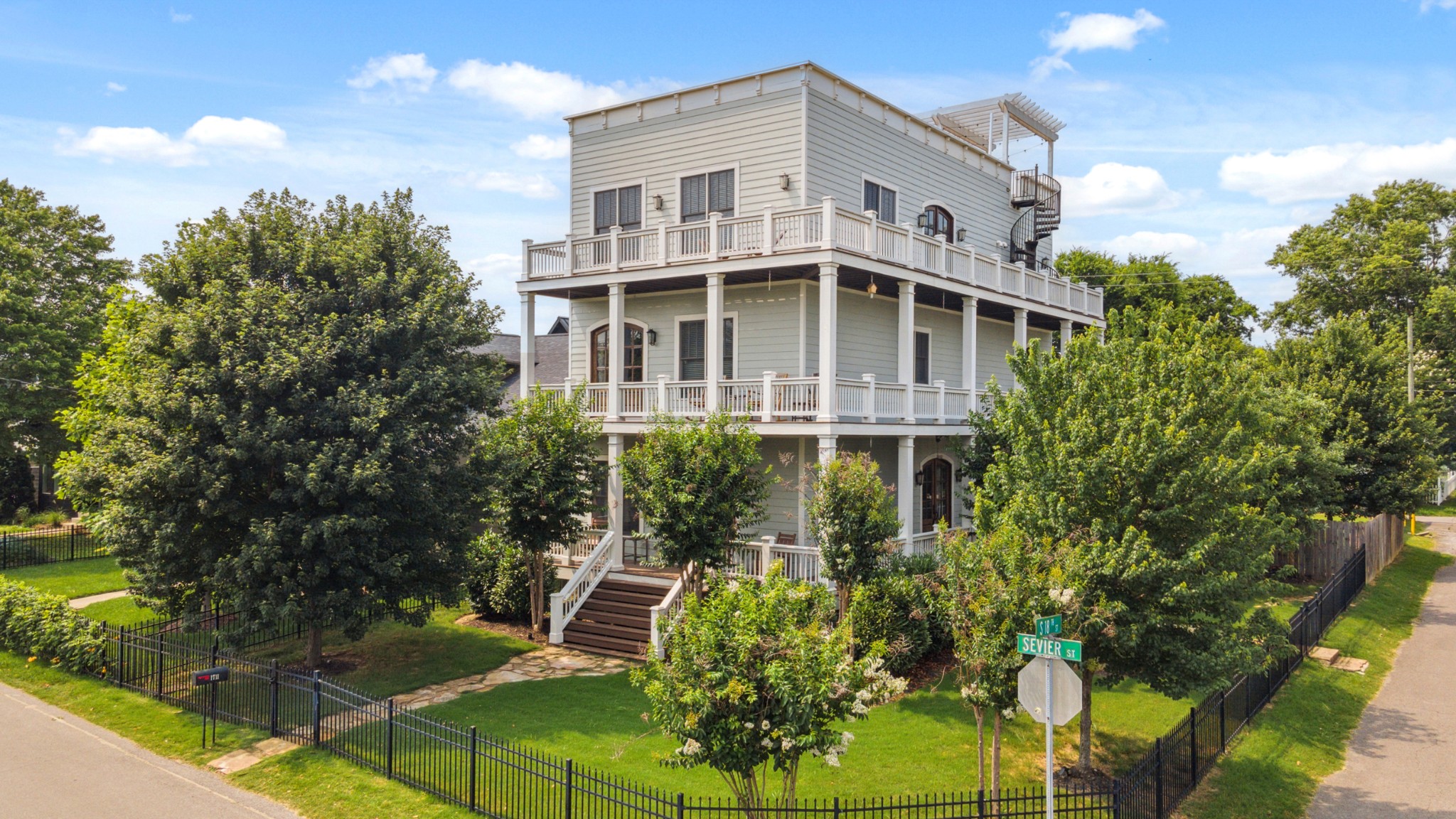 1711 Sevier St Property Photo 1