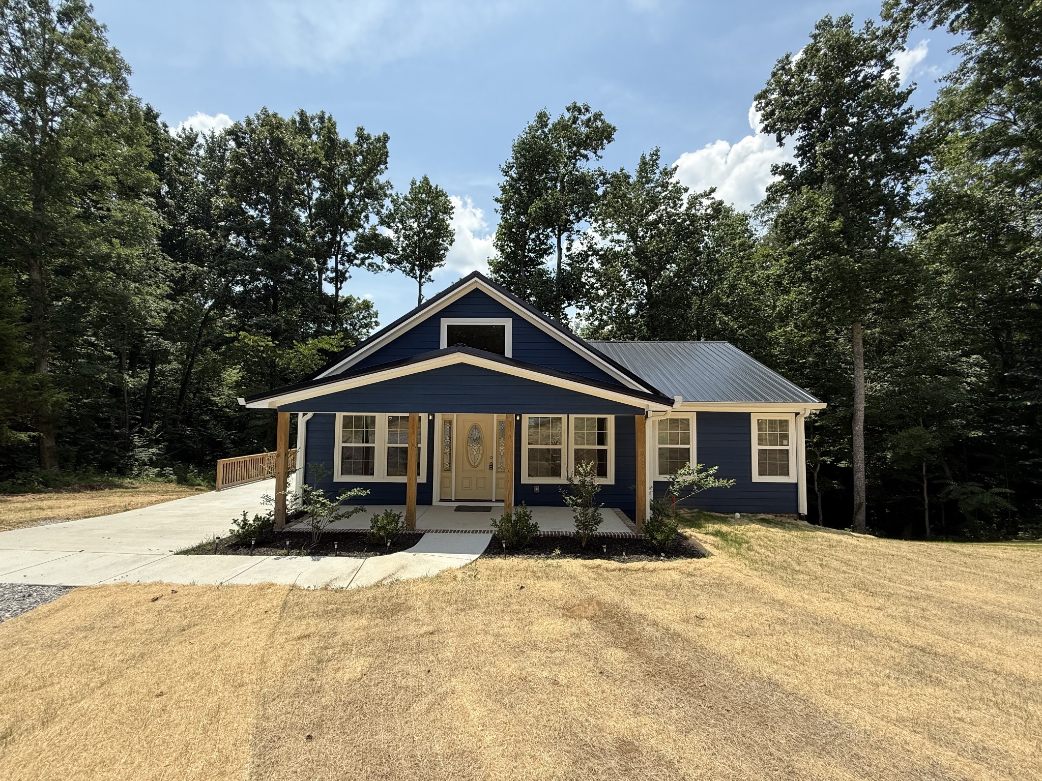 993 Throneberry Rd Property Photo 1