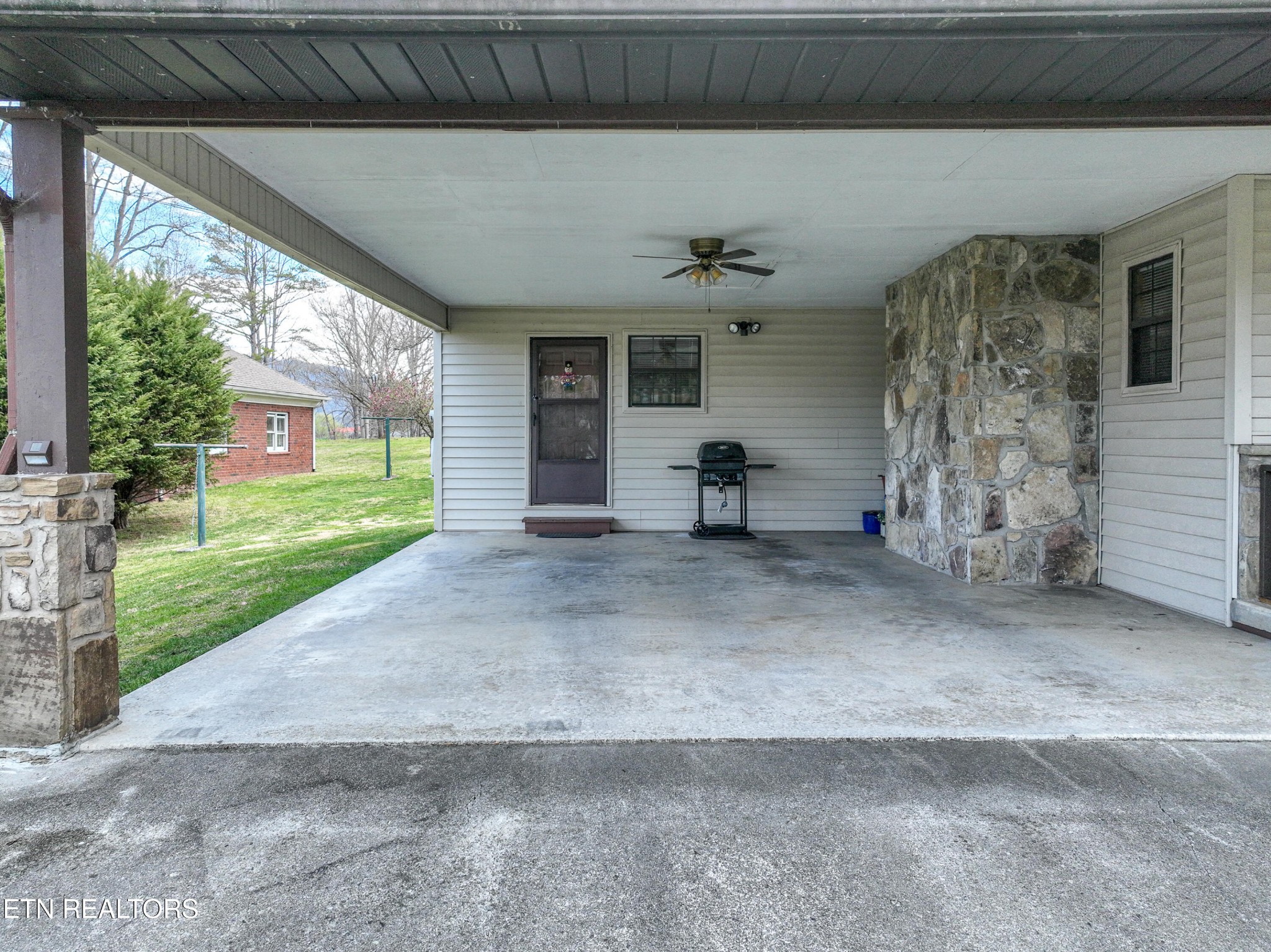 311 E Chestnut Hill Rd Property Photo 51