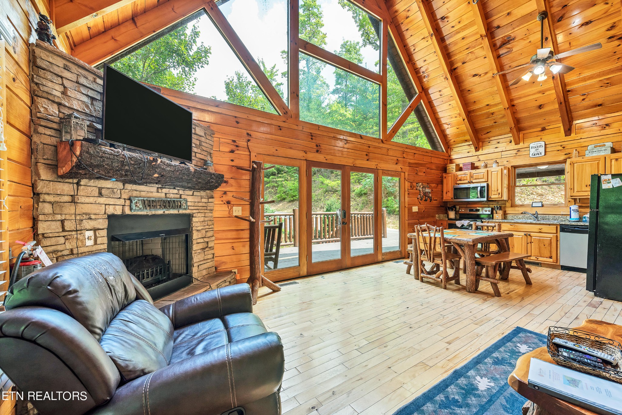 1615 Mountain Dreams Way Property Photo 7