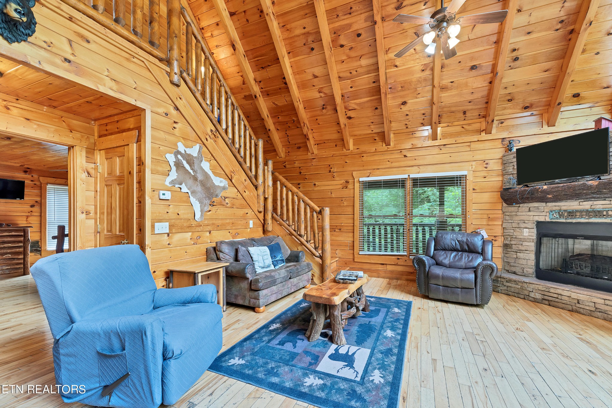 1615 Mountain Dreams Way Property Photo 8