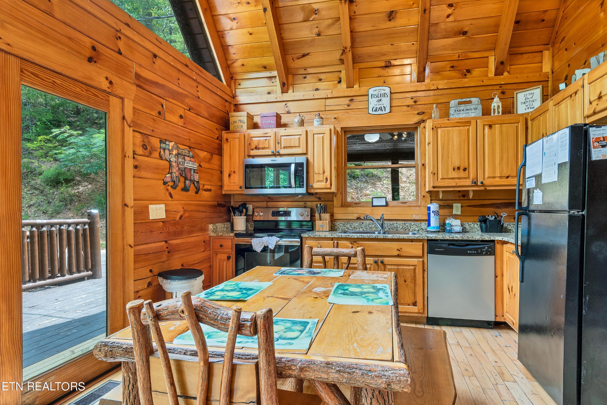1615 Mountain Dreams Way Property Photo 12