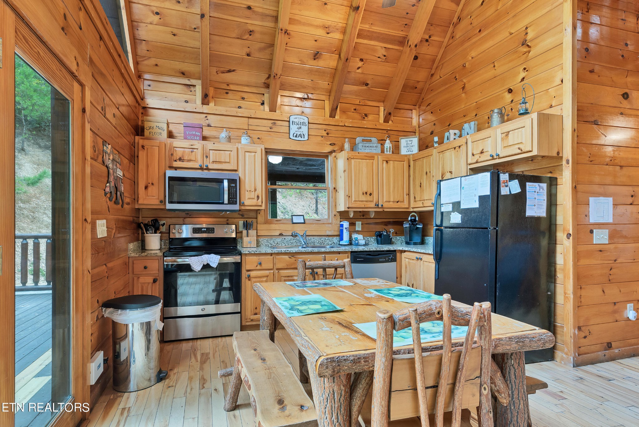 1615 Mountain Dreams Way Property Photo 15