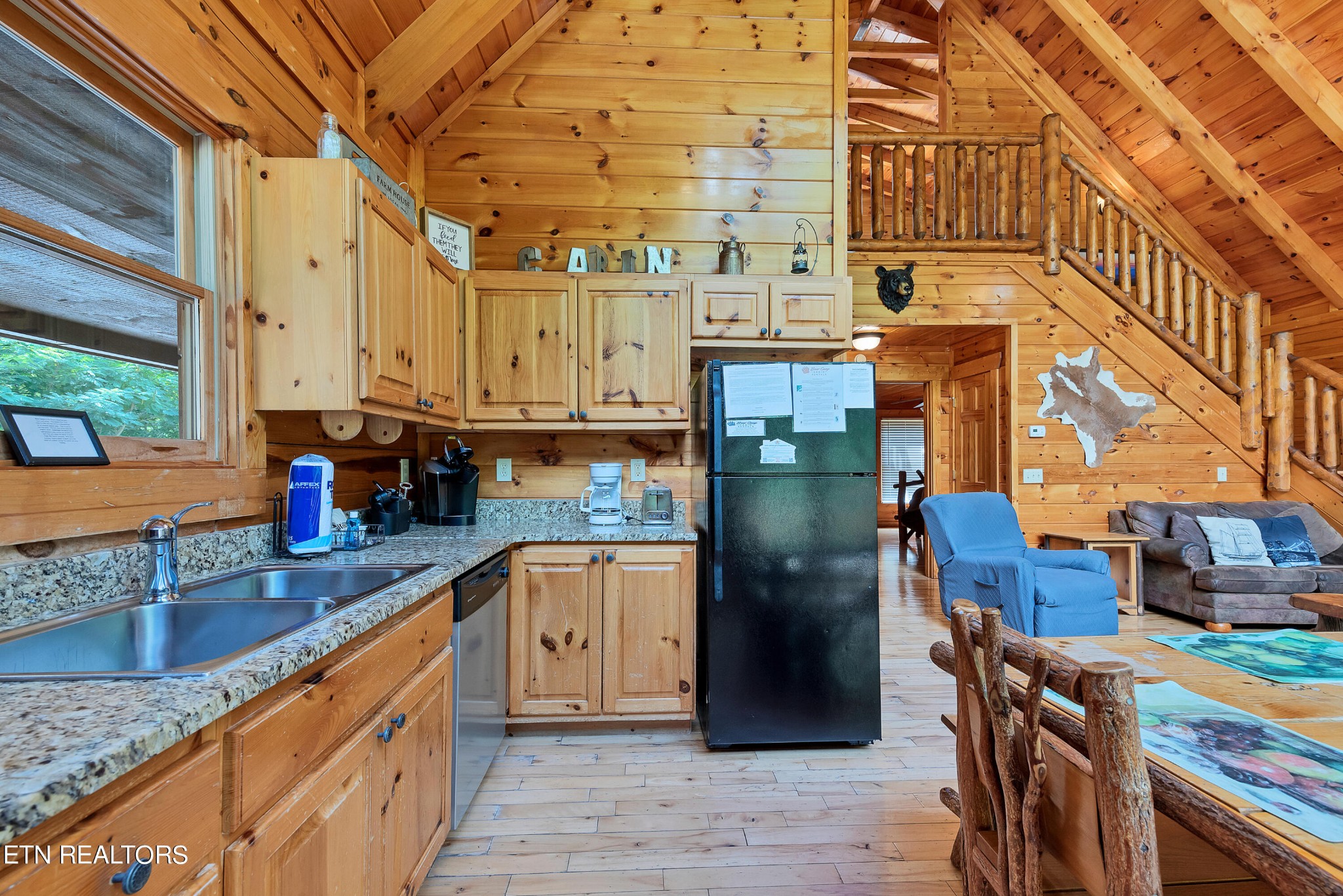1615 Mountain Dreams Way Property Photo 18