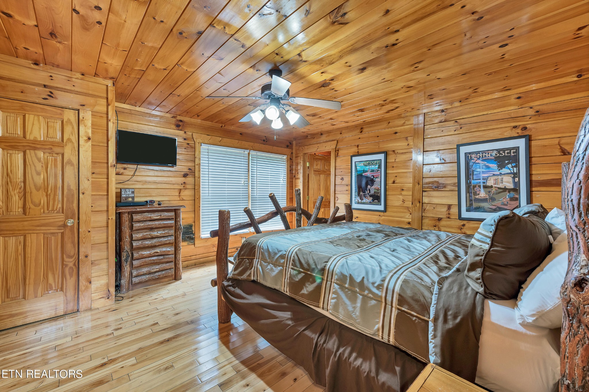 1615 Mountain Dreams Way Property Photo 21